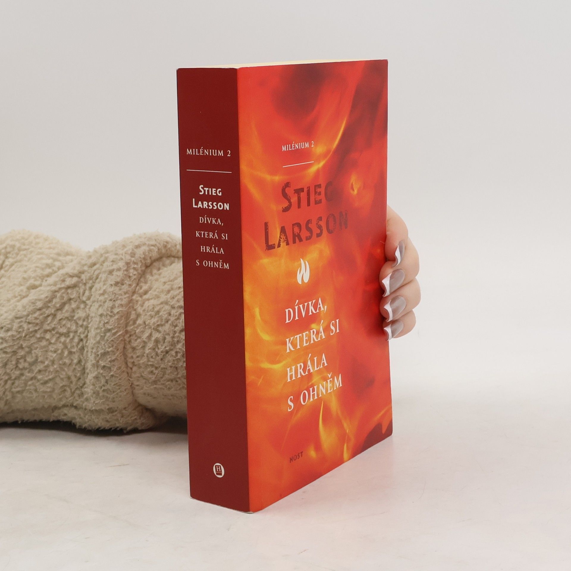 Stieg Larsson Dívka, která si hrála s ohněm