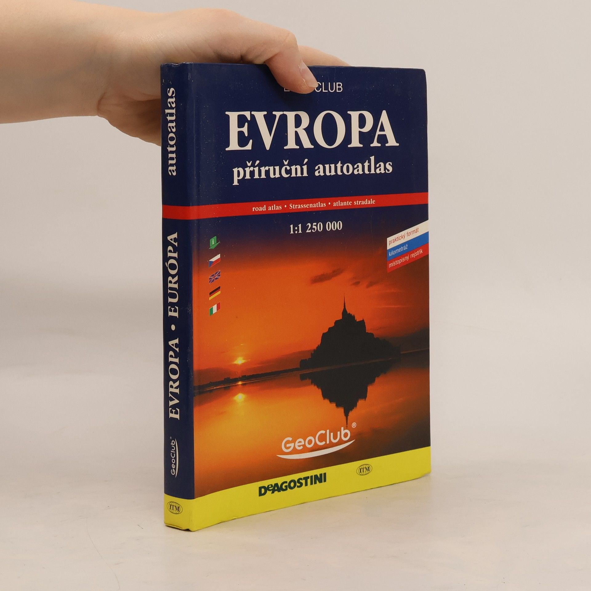 Collectif d'auteurs Evropa = Európa : příruční autoatlas