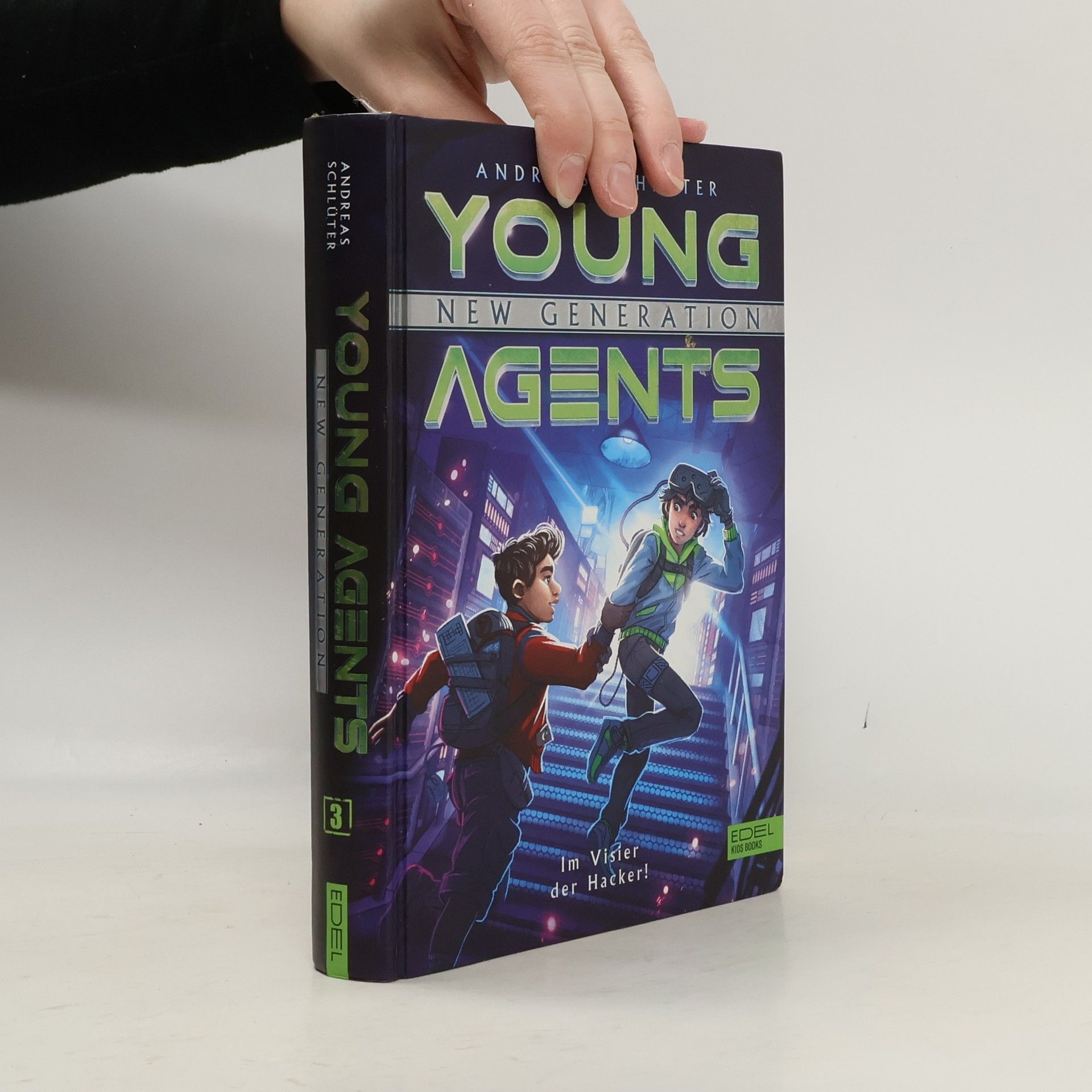 Andreas Schlüter Young Agents - New Generation: Im Visier der Hacker