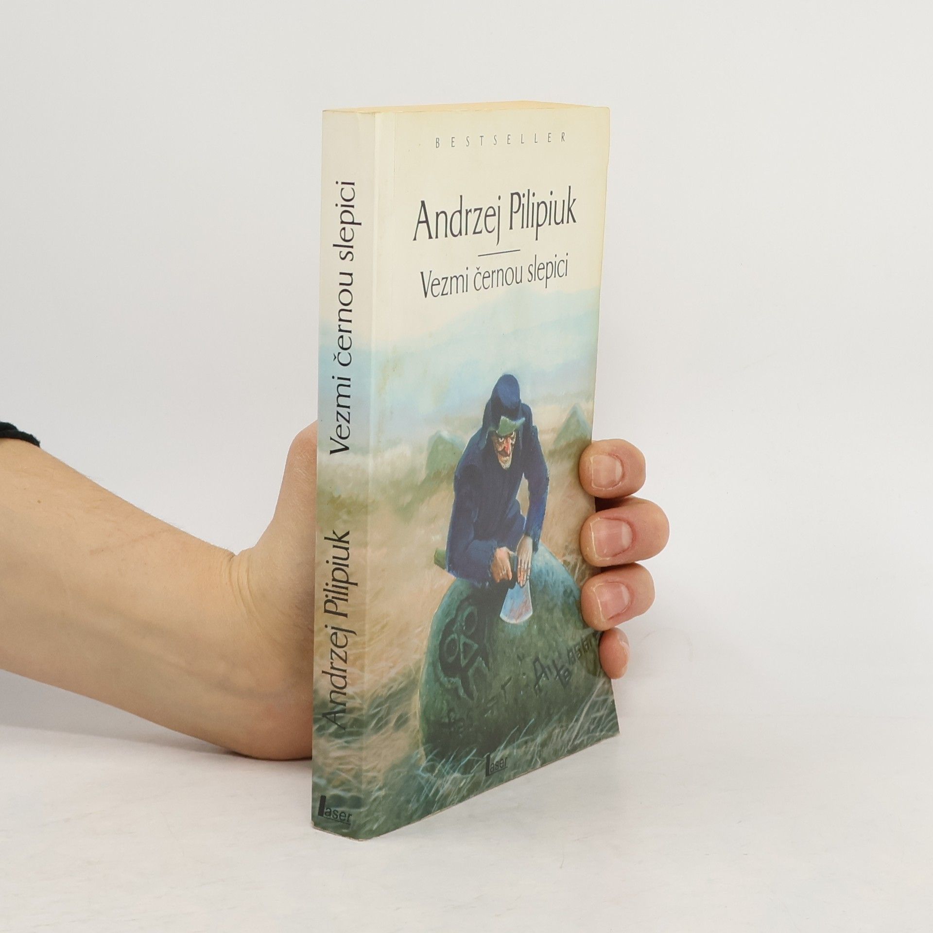 Andrzej Pilipiuk Vezmi černou slepici