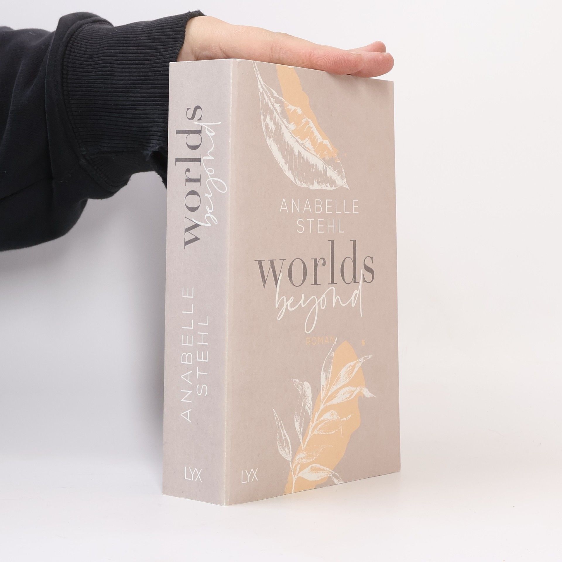 Anabelle Stehl Worlds beyond