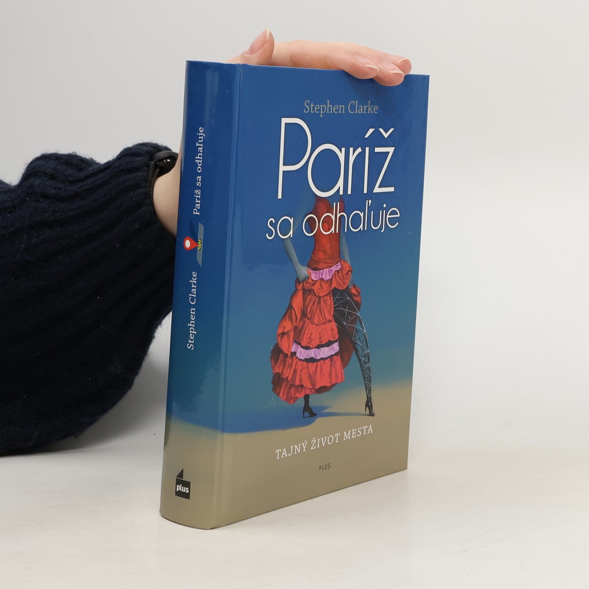 Paríž sa odhaľuje