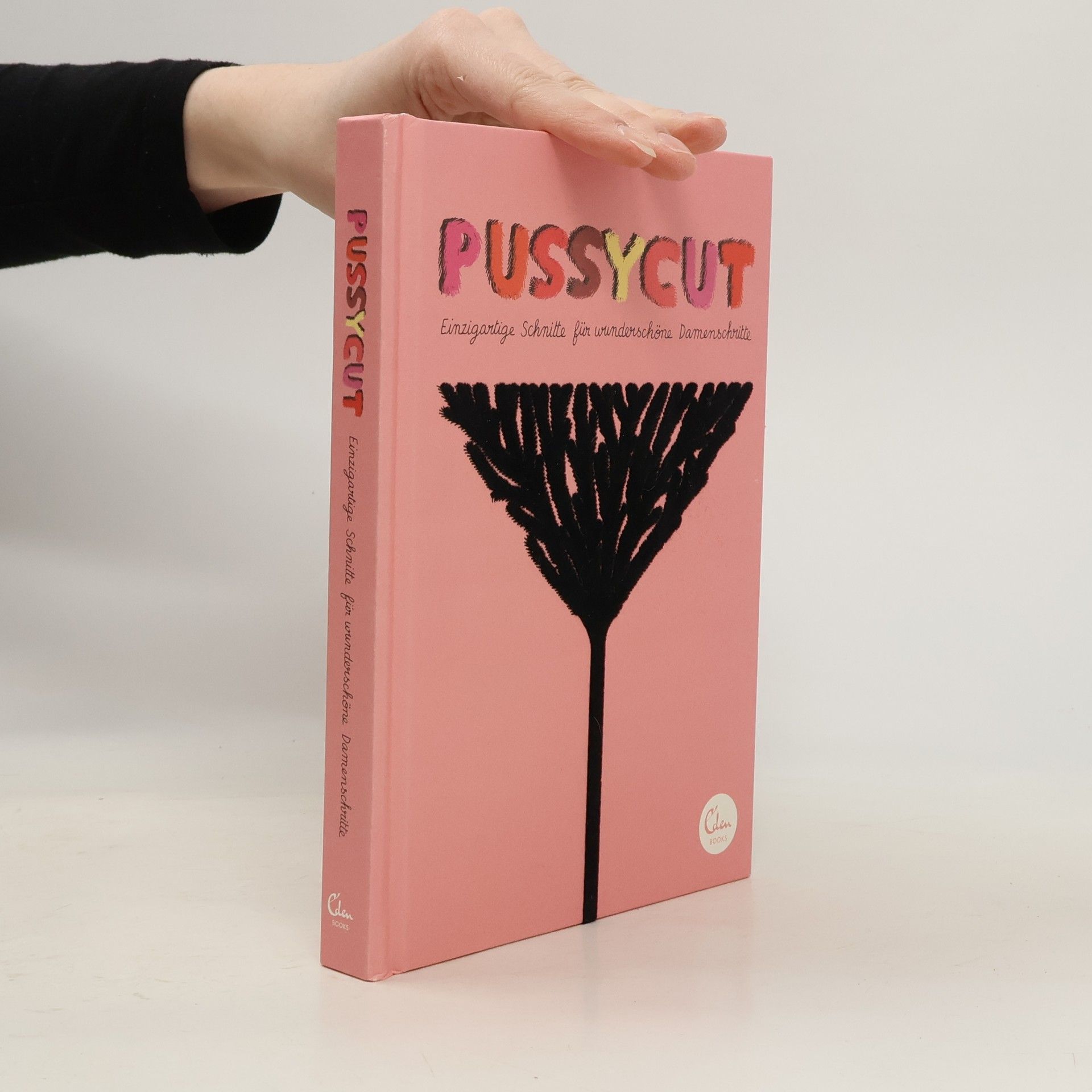 Caroline Selmes Pussycut