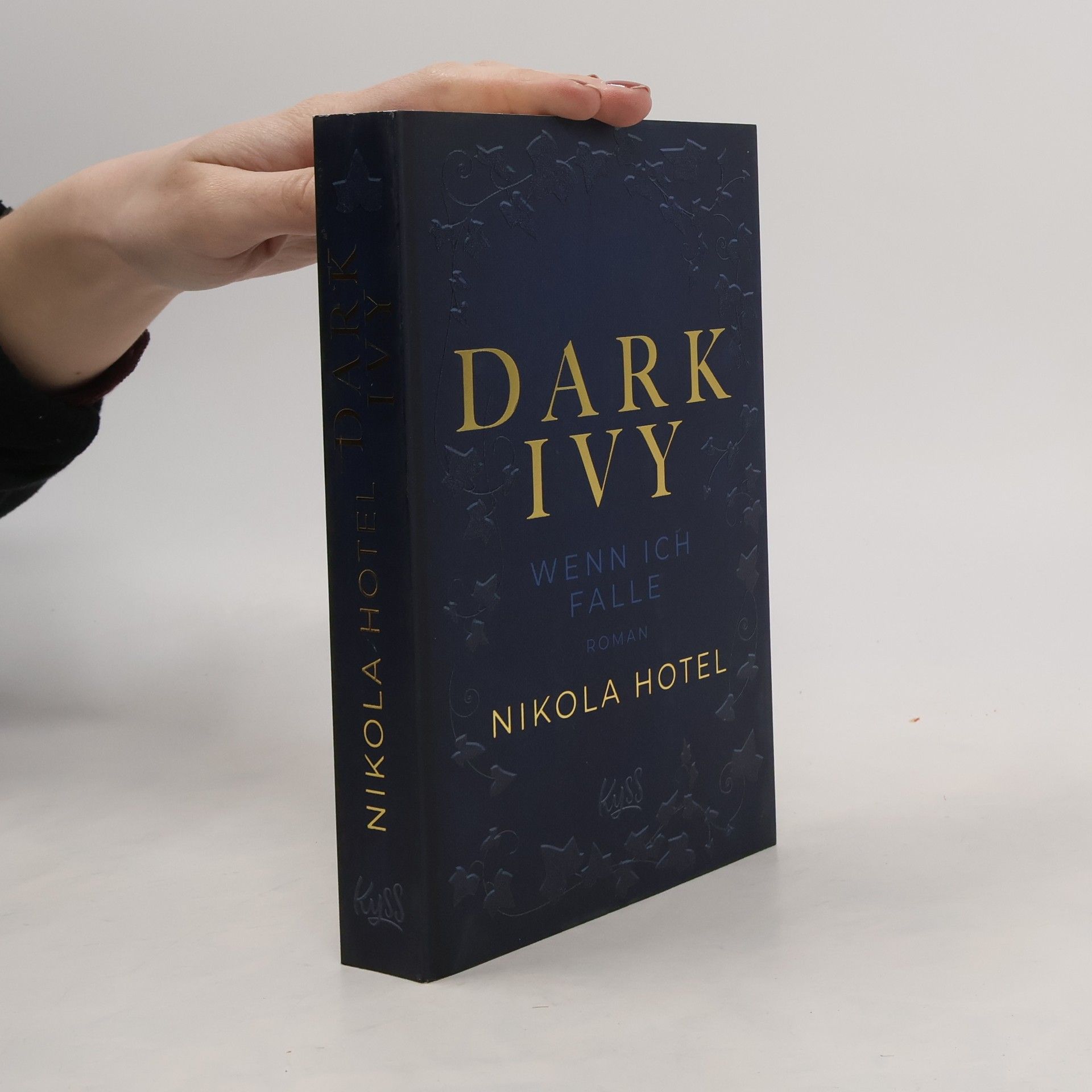 Nikola Hotel Dark Ivy - Wenn ich falle