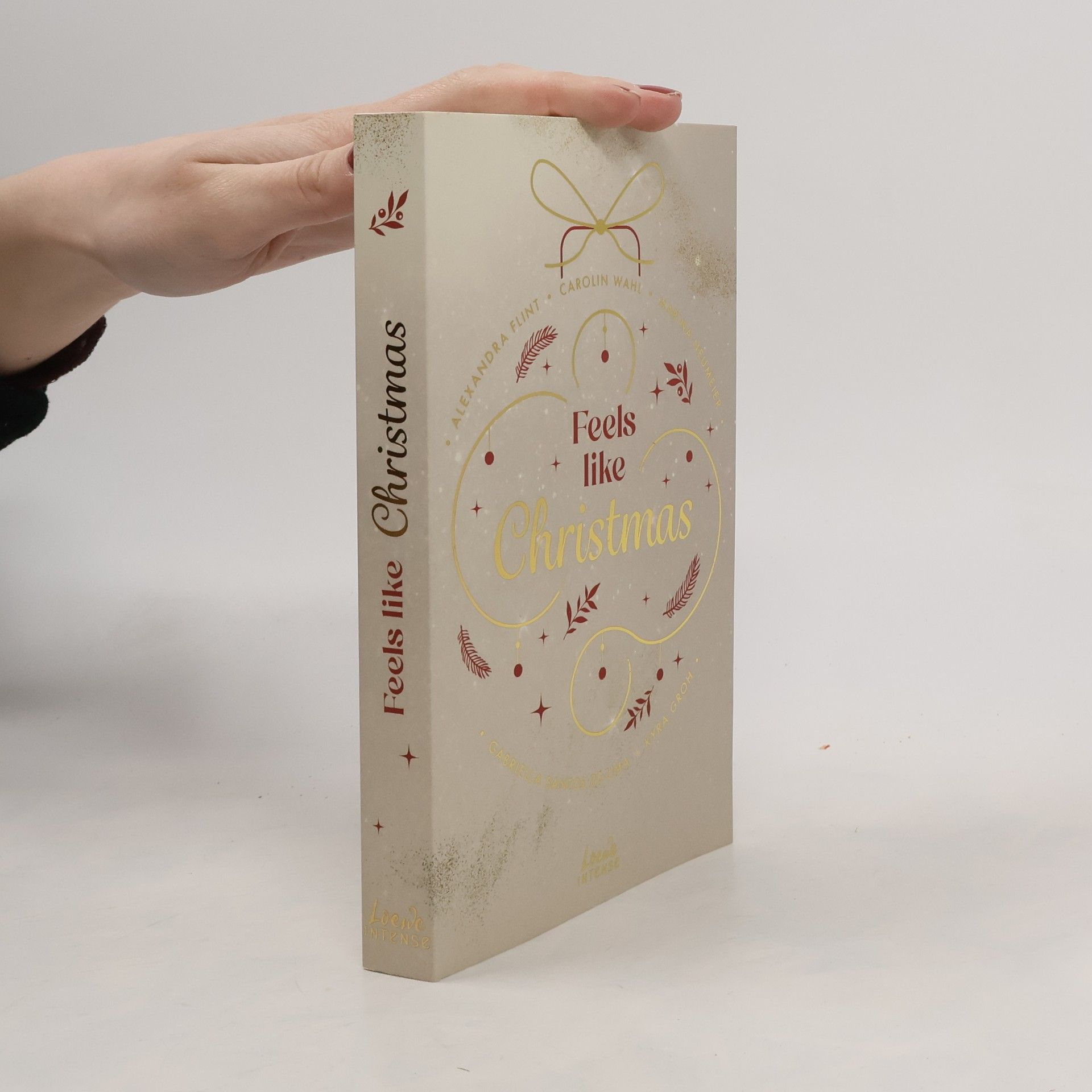 Gabriella Santos de Lima Feels like Christmas