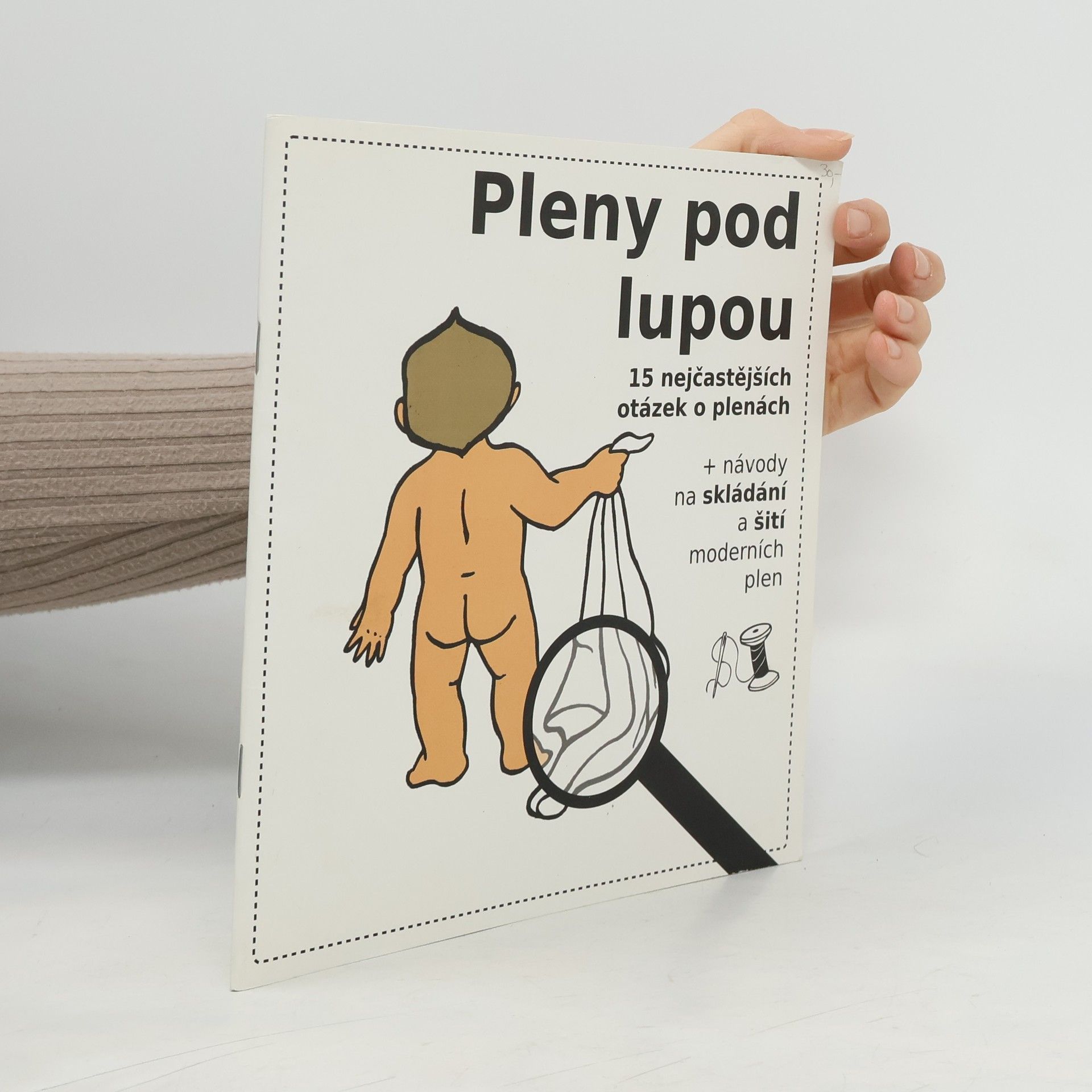 Pleny pod lupou