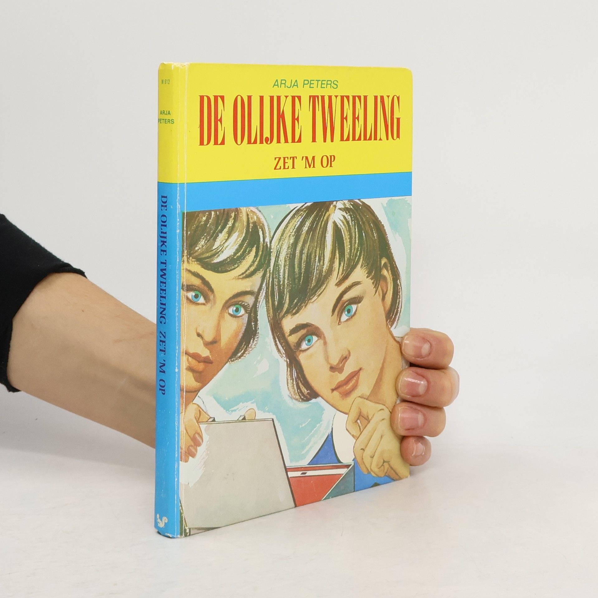 De olijke tweeling zet 'm op