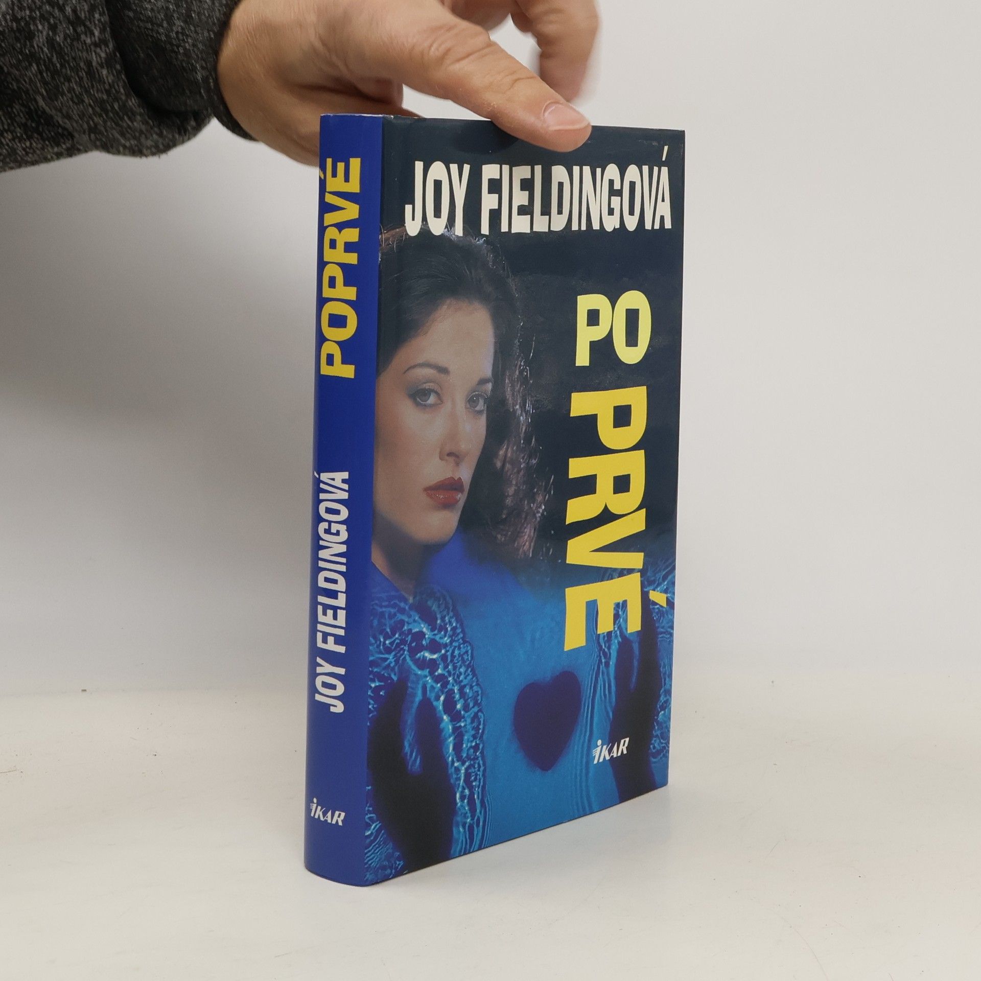 Joy Fielding Poprvé