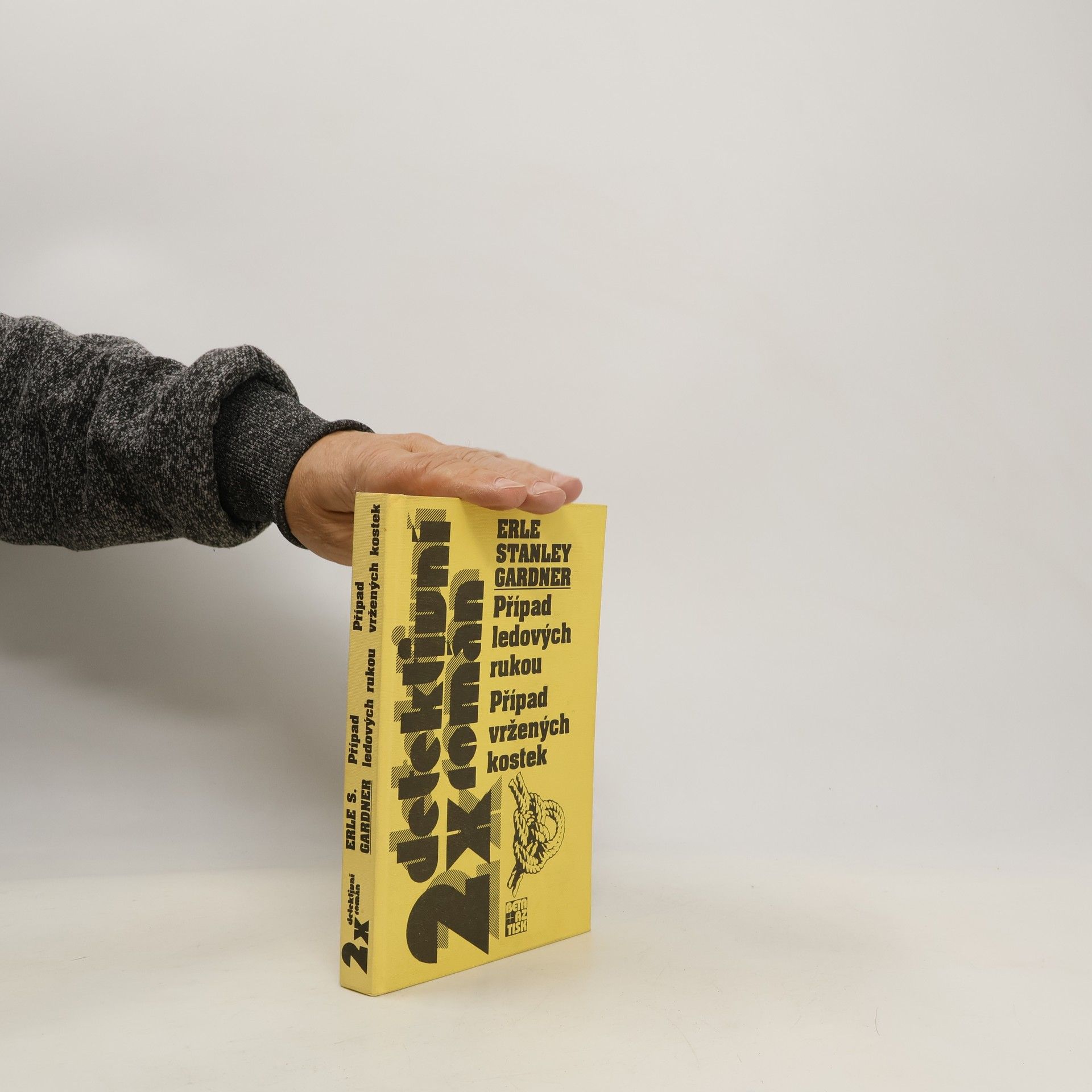 Erle Stanley Gardner 2x detektivní román. Případ ledových rukou. Případ vržených kostek