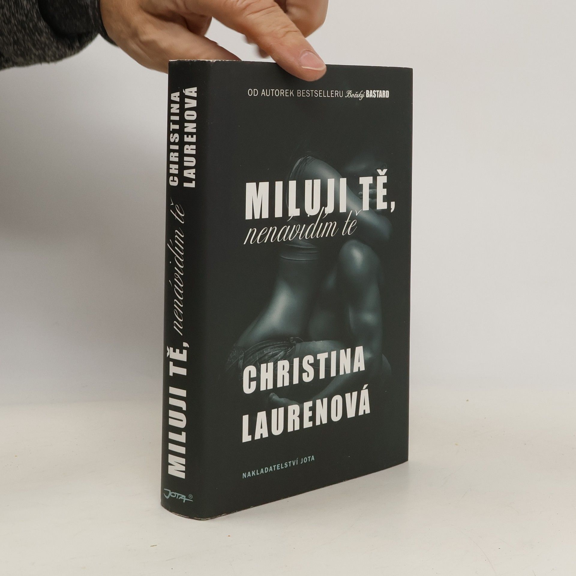 Christina Lauren Miluji tě, nenávidím tě