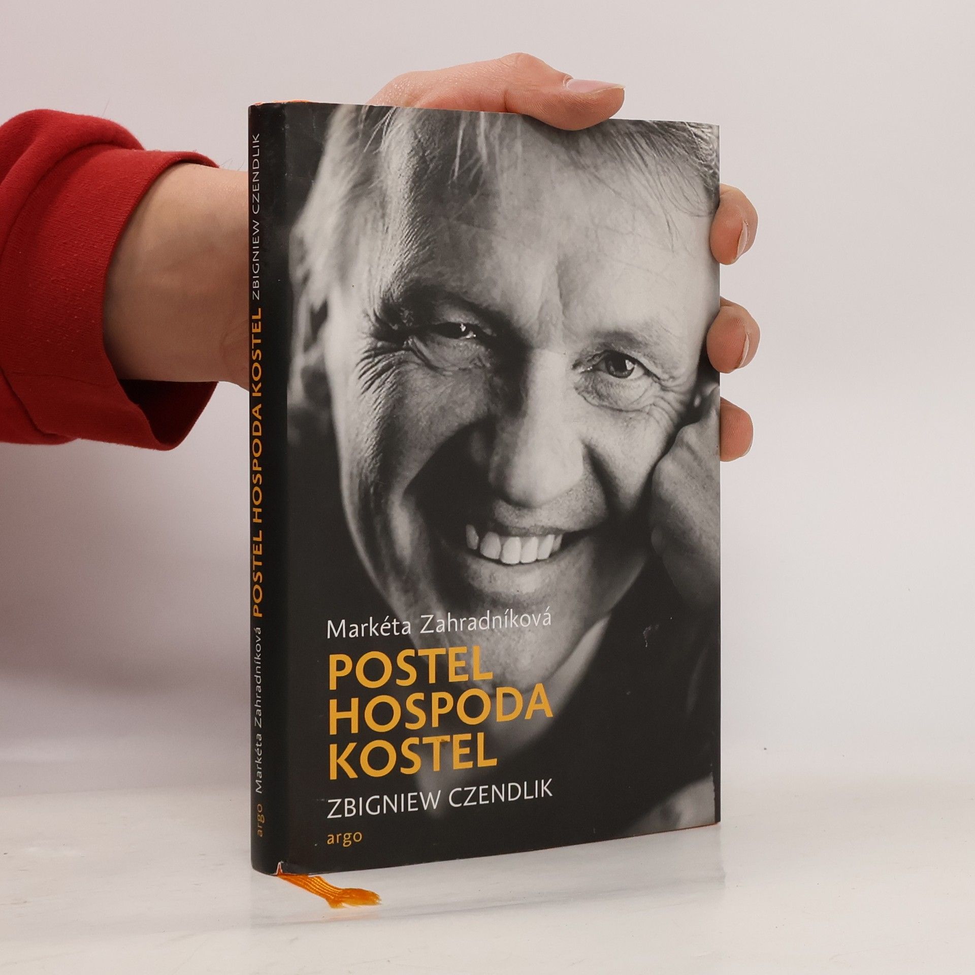 Zbigniew Czendlik Postel, hospoda, kostel