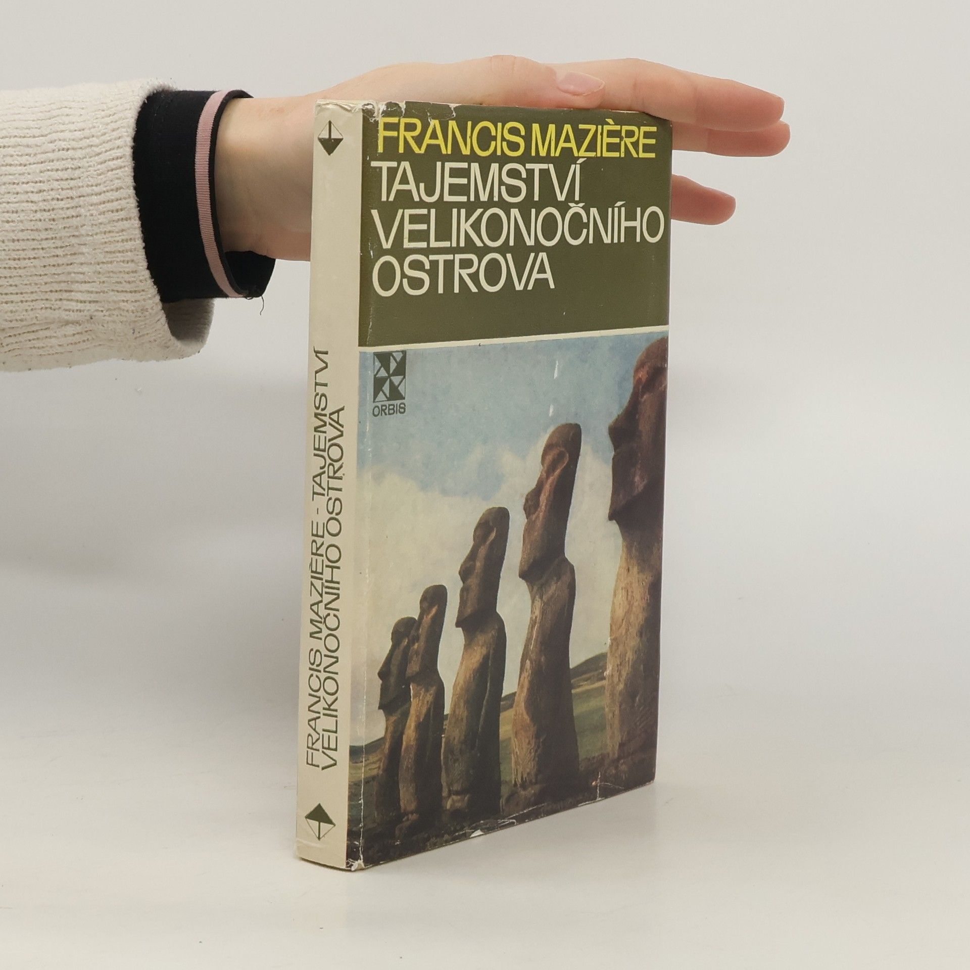 Francis Mazière Tajemství Velikonočního ostrova