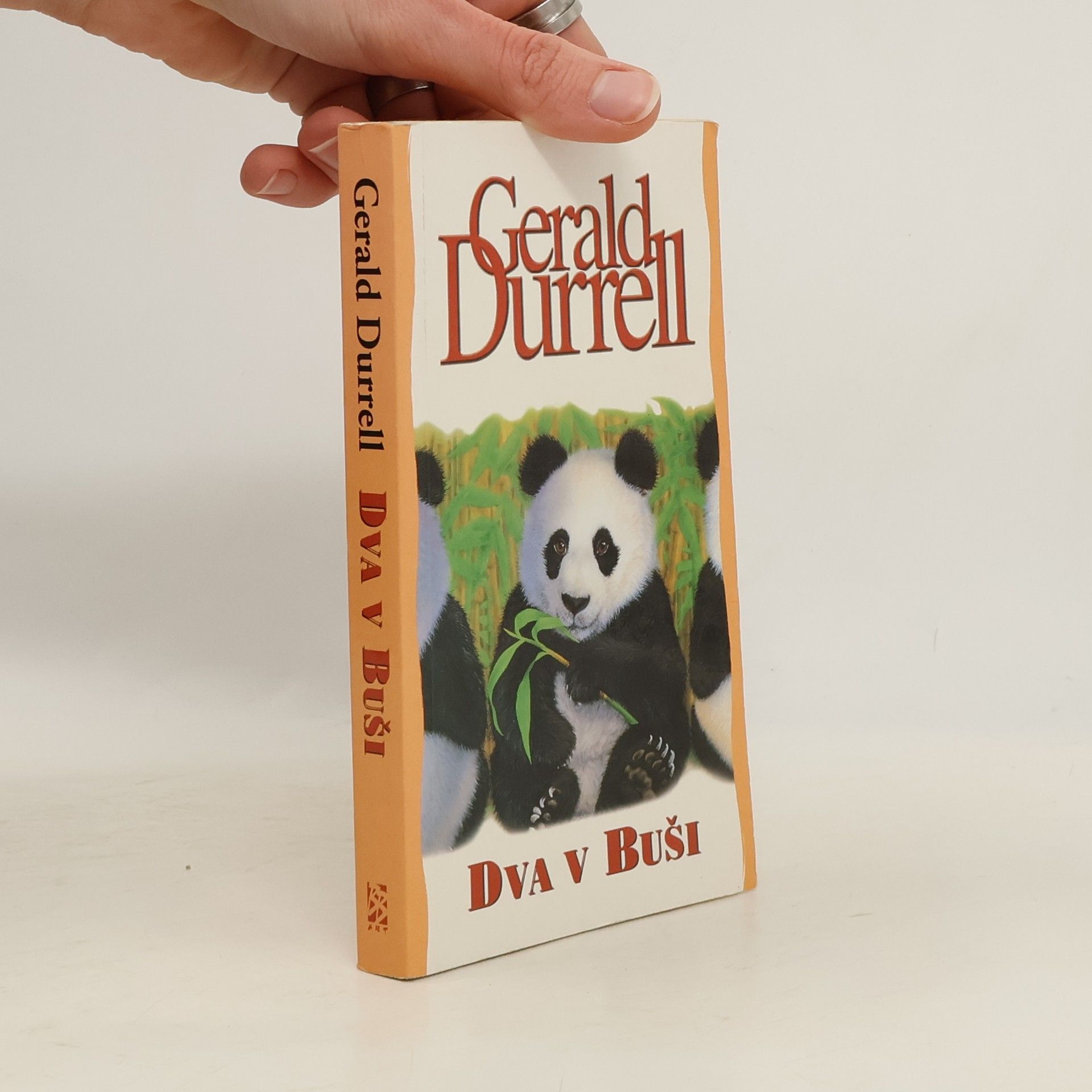 Gerald Malcolm Durrell Dva v buši