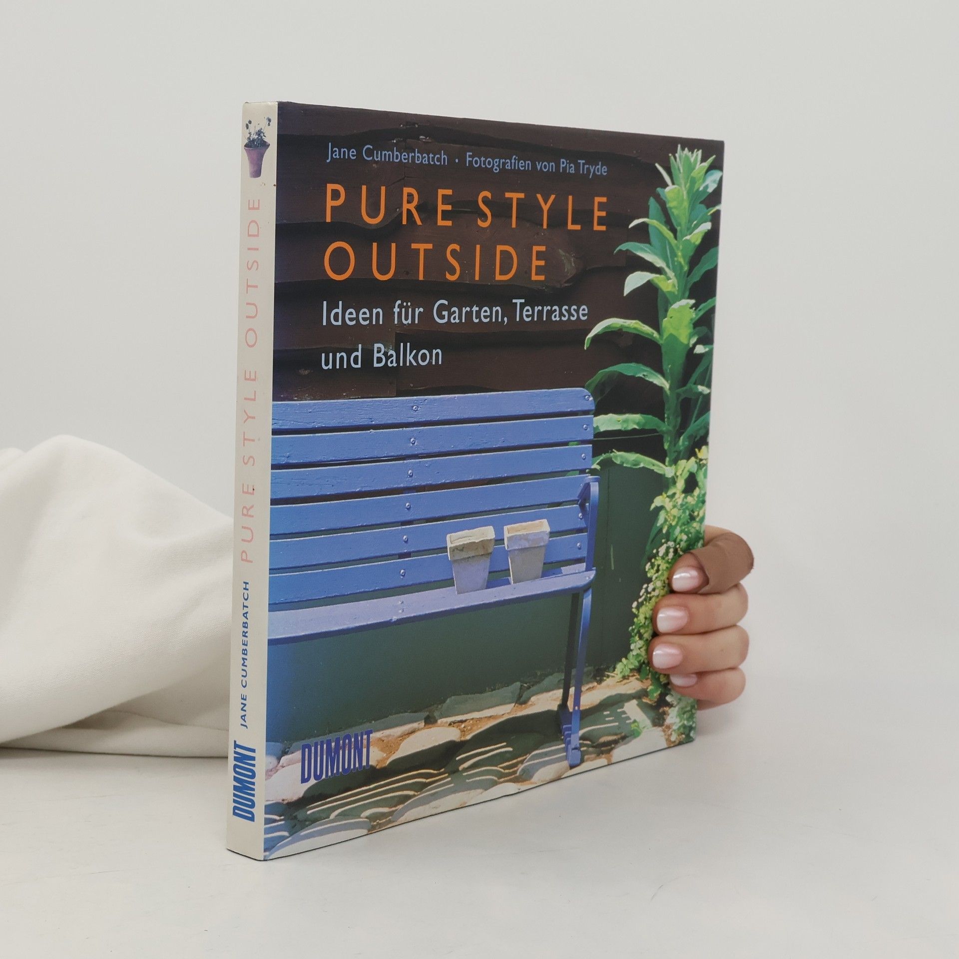 Jane Cumberbatch Pure style outside