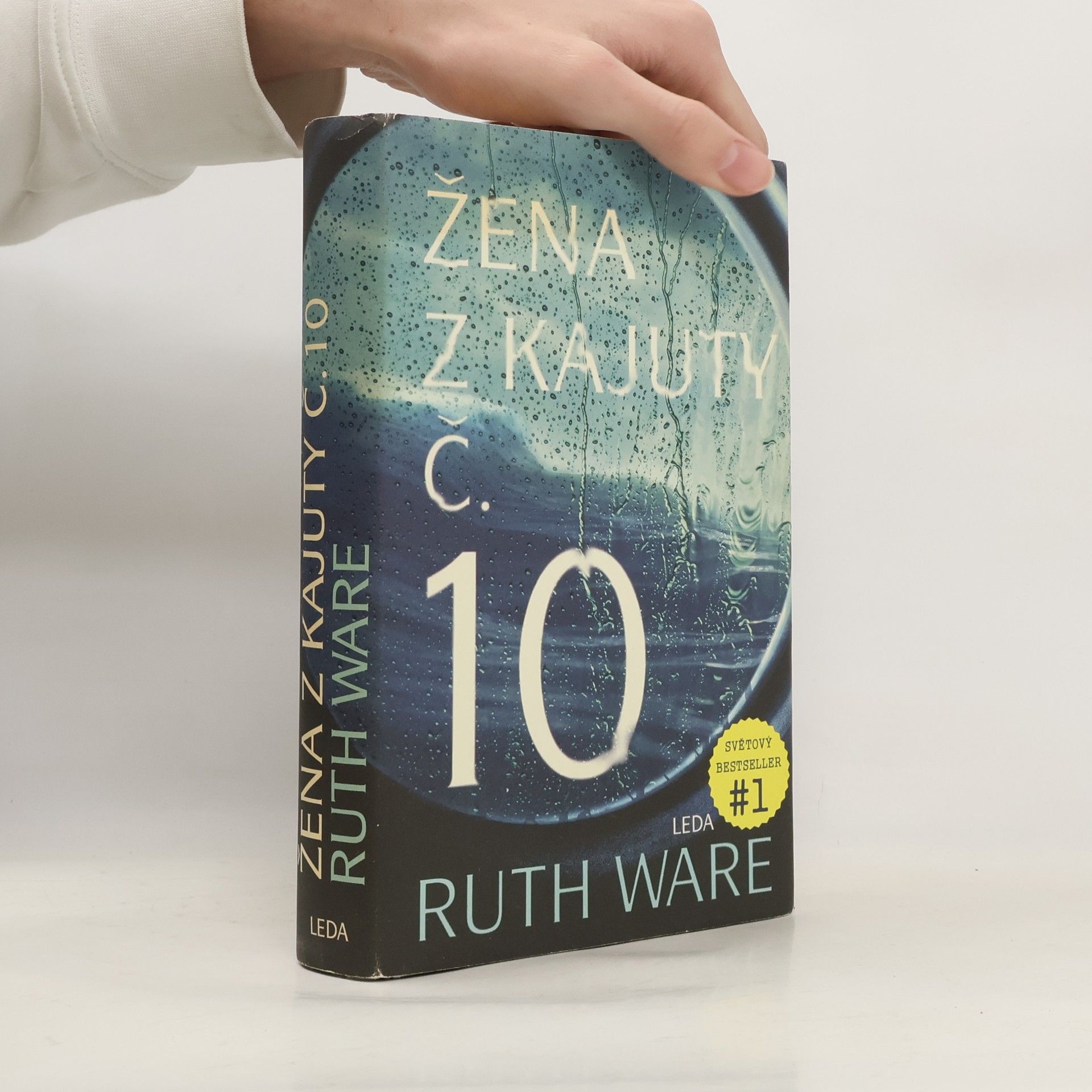Ruth Ware Žena z kajuty č. 10