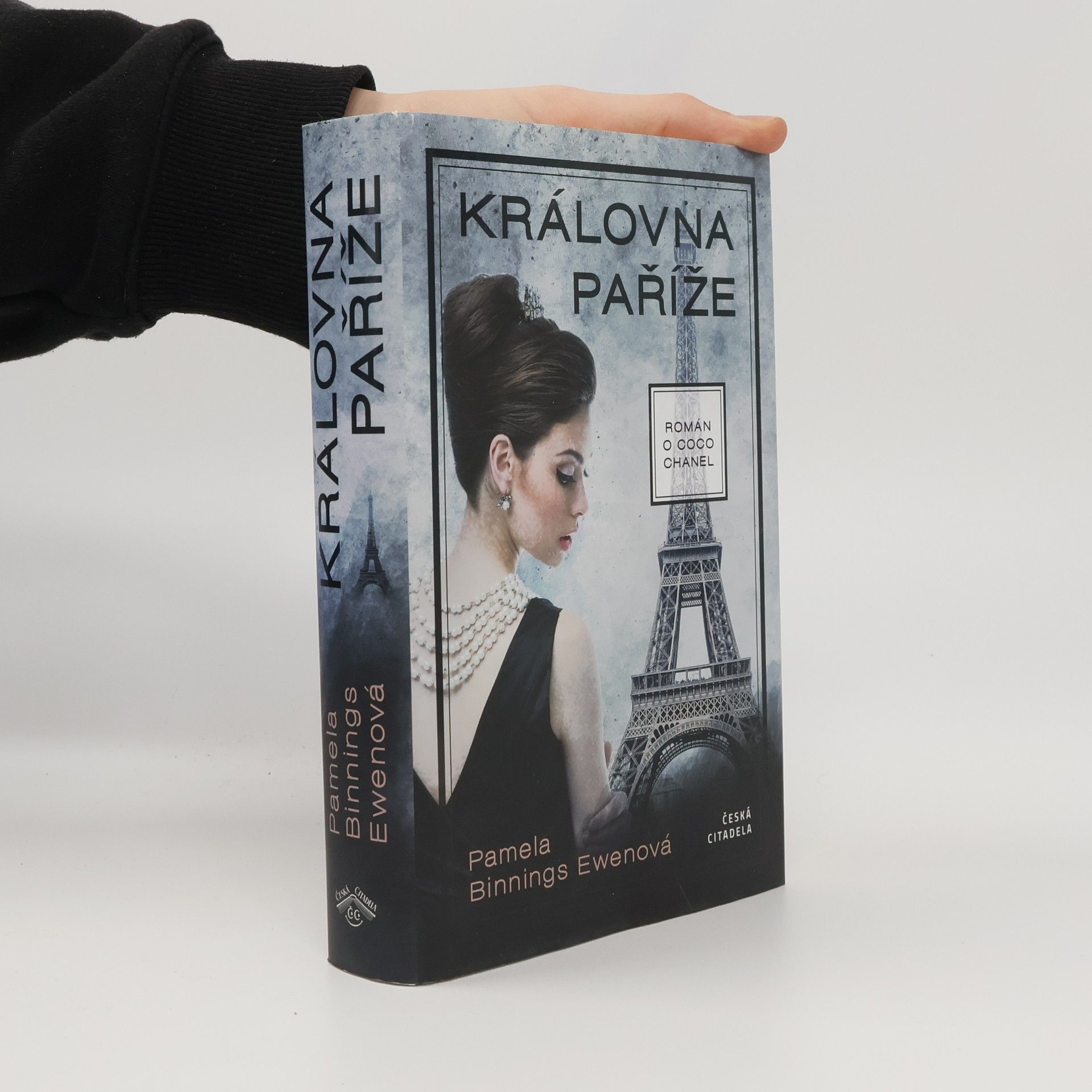 Pamela Binnings Ewen Královna Paříže