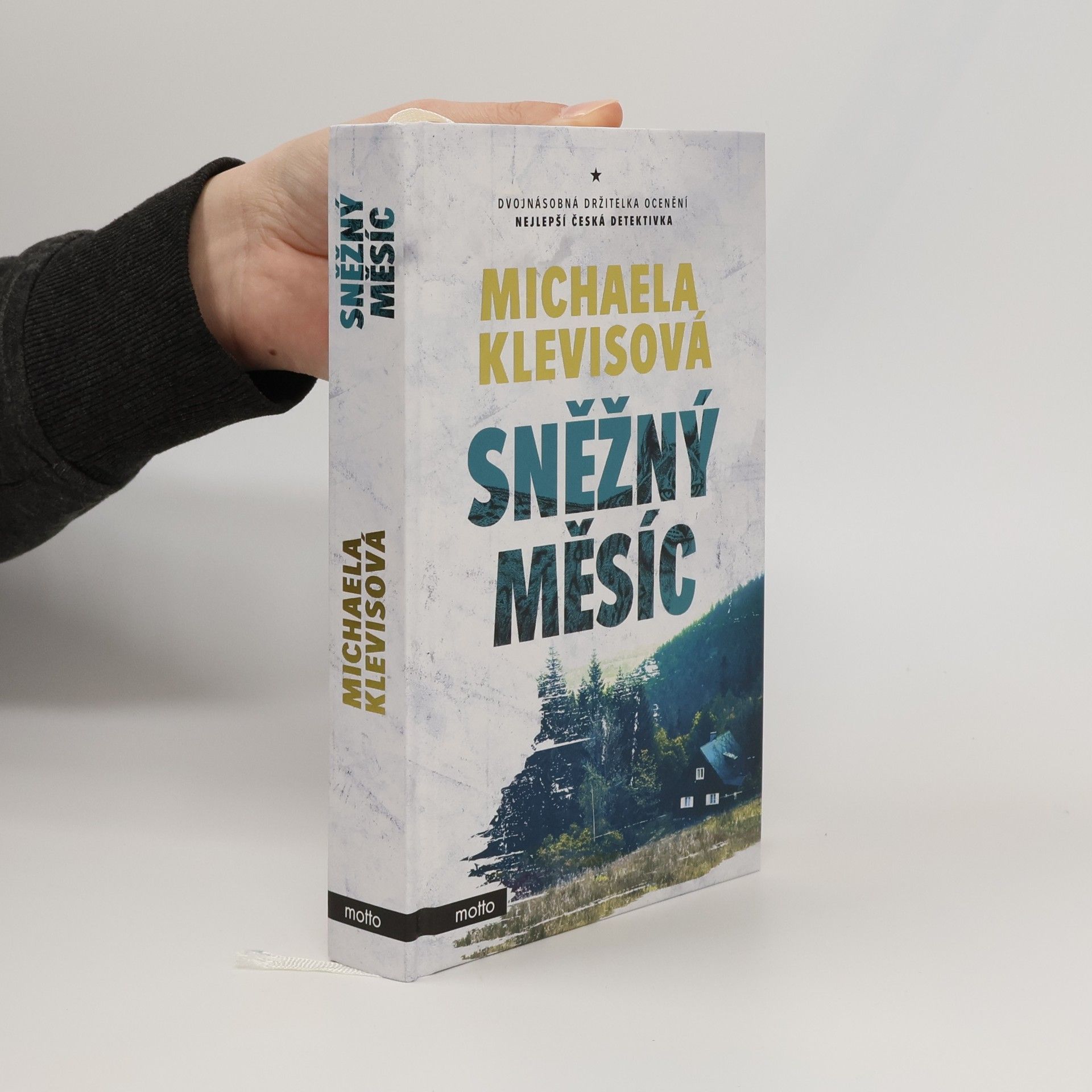 Michaela Klevisová Sněžný měsíc