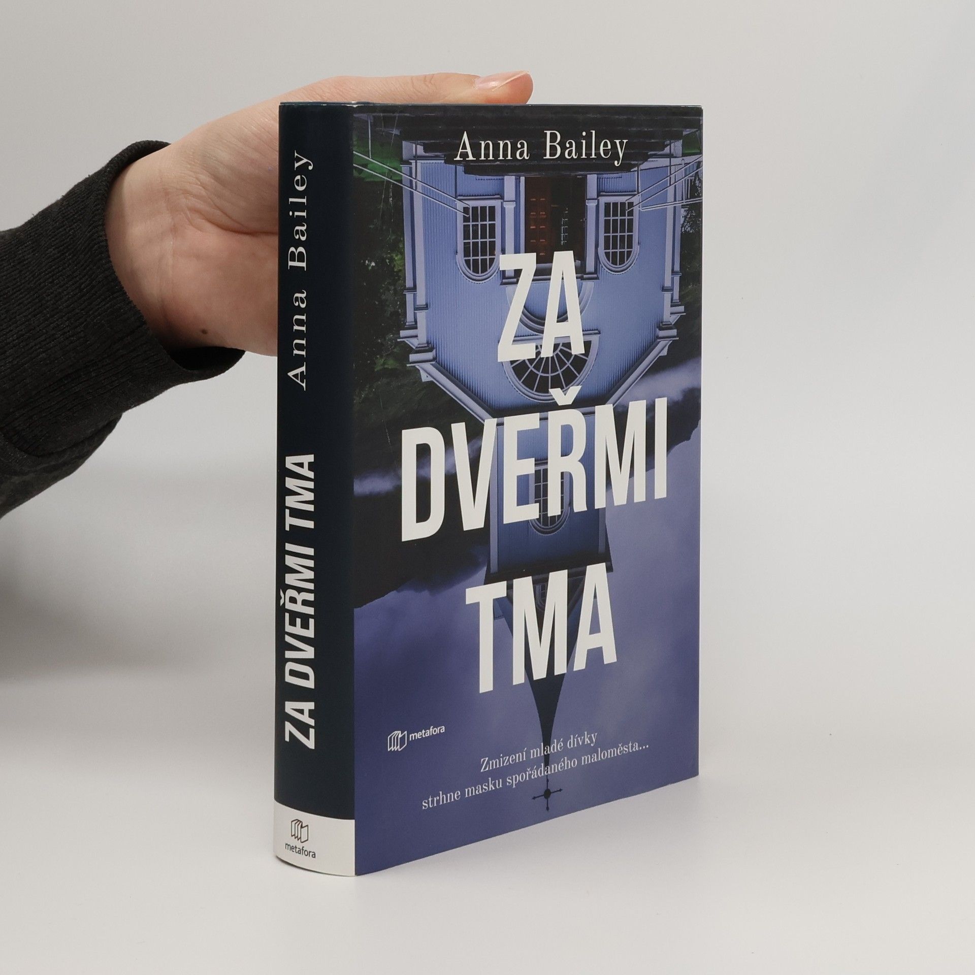 Anna Bailey Za dveřmi tma