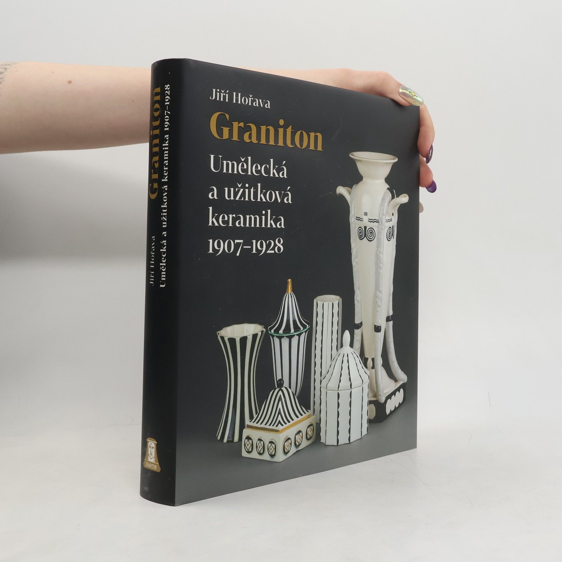 Jiří Hořava Graniton : umělecká a užitková keramika 1907-1928