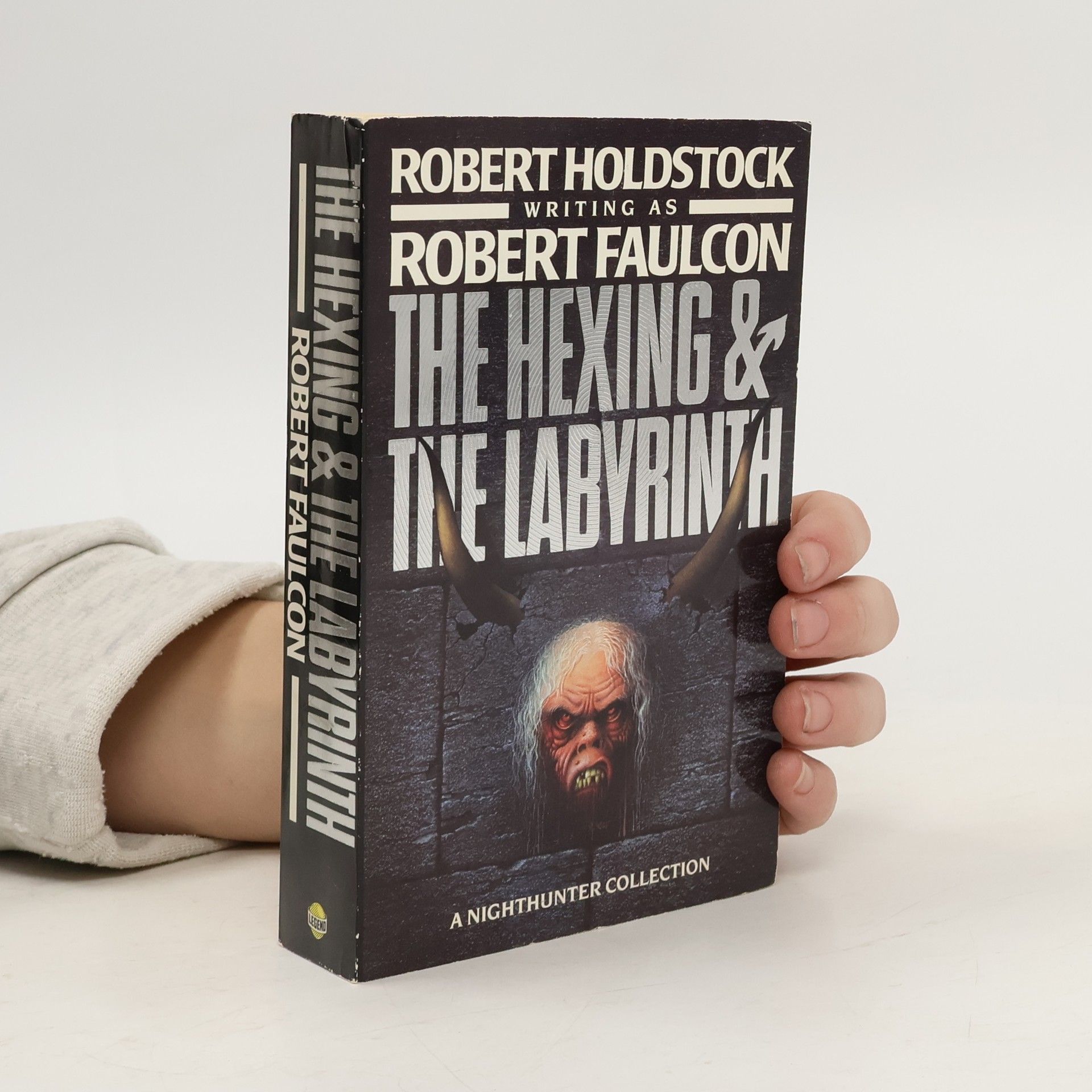 Robert Holdstock Nighthunter Collection - 3: The Hexing and The Labyrinth