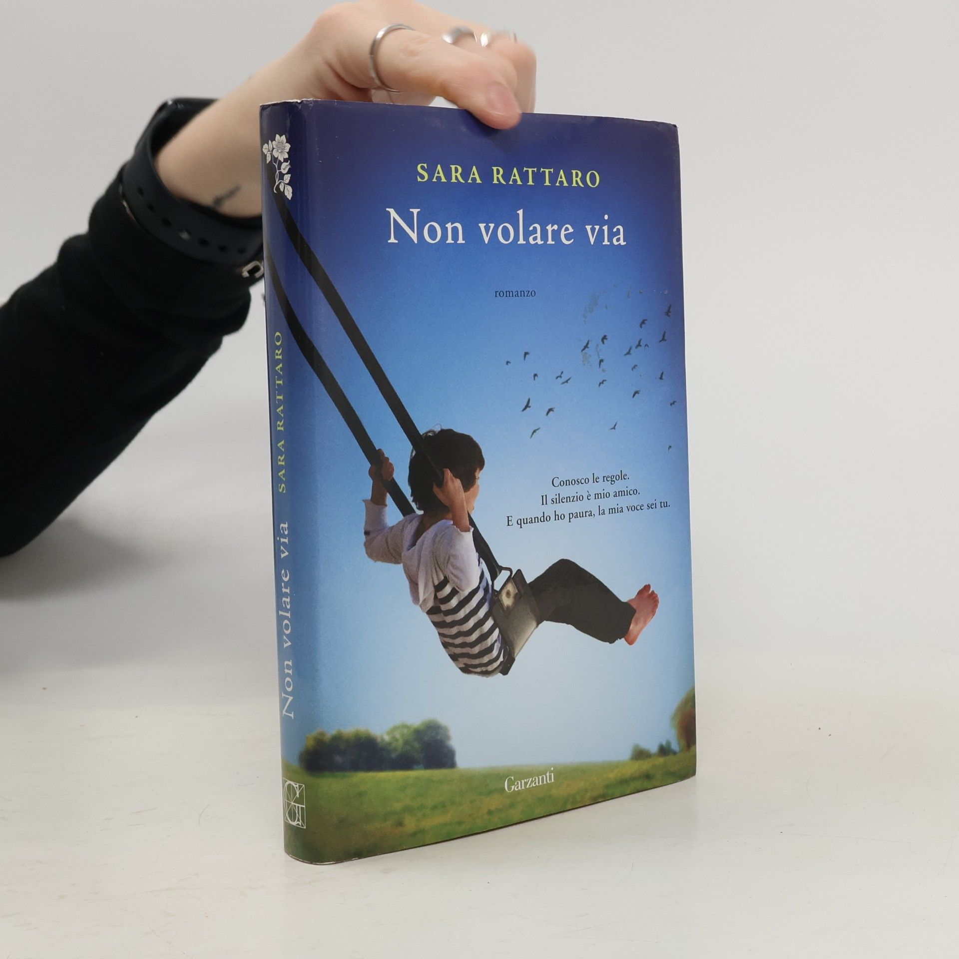 Sara Rattaro Non volare via