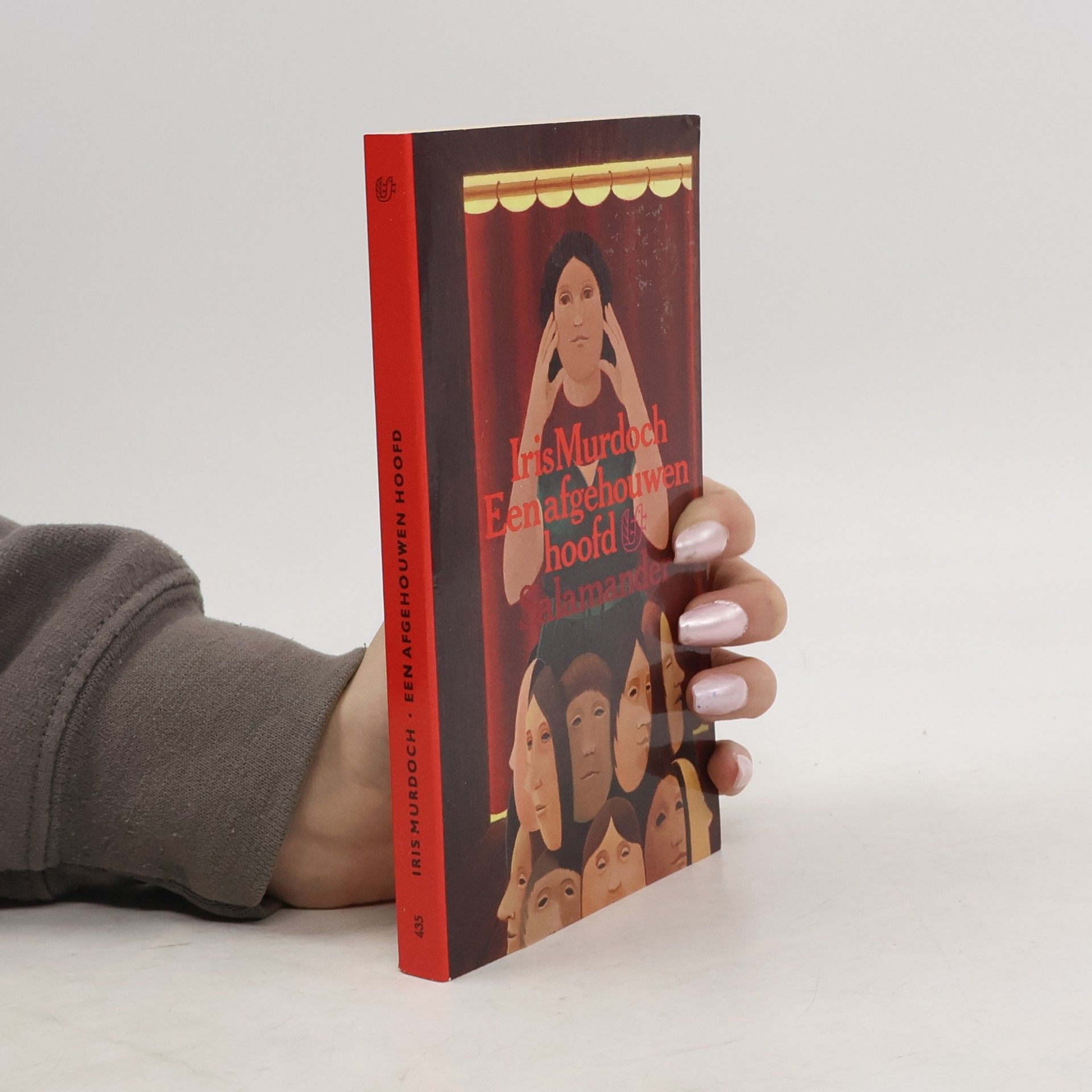 Jean Iris Murdoch Salamander - 435: Een afgehouwen hoofd