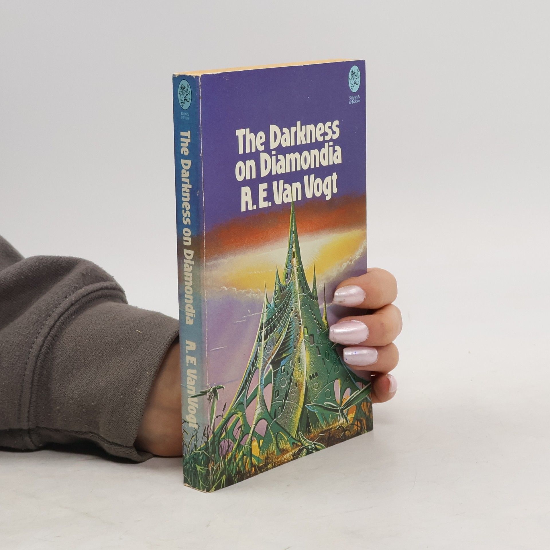 A. E. van Vogt Darkness on Diamondia