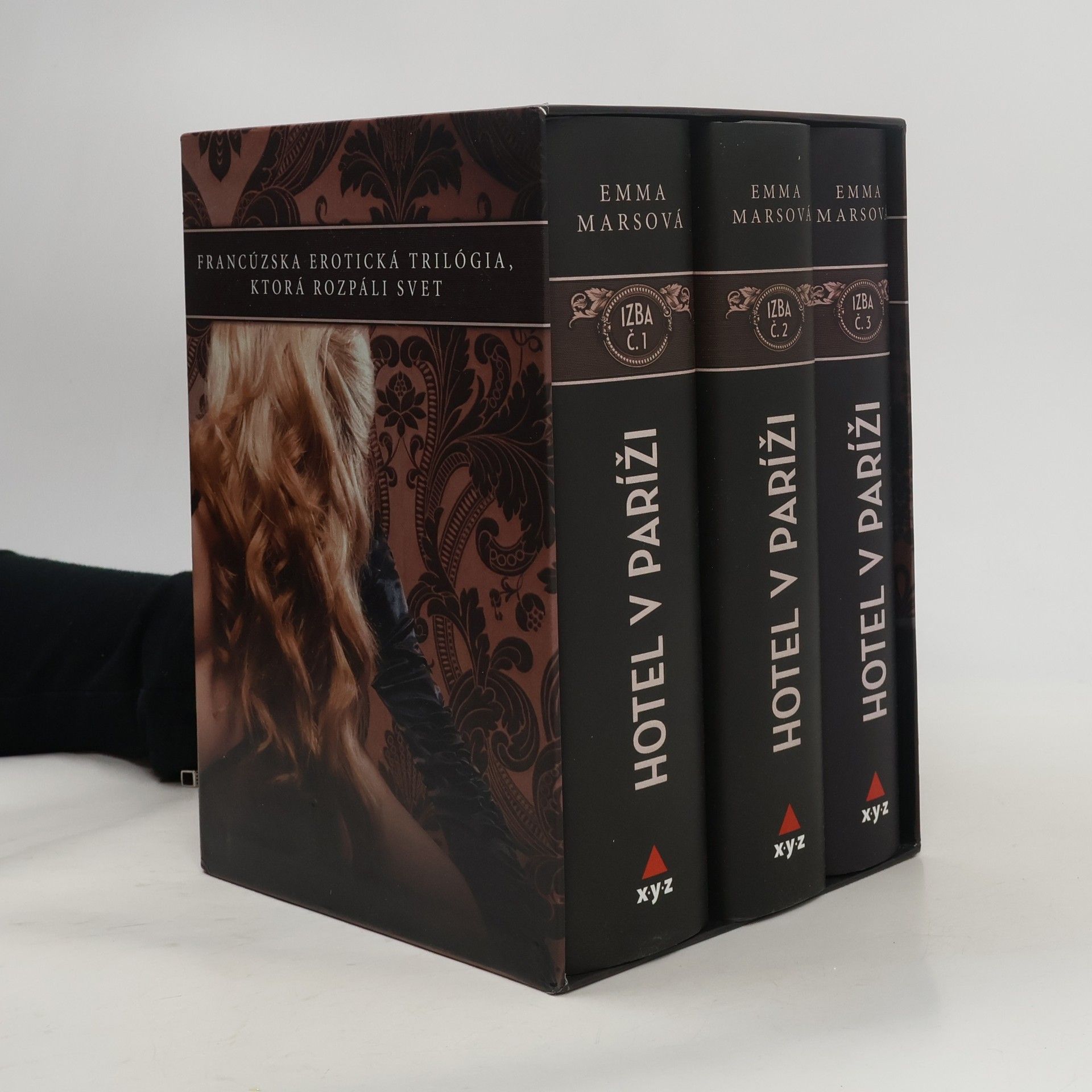 Hotel v Paríži (box)