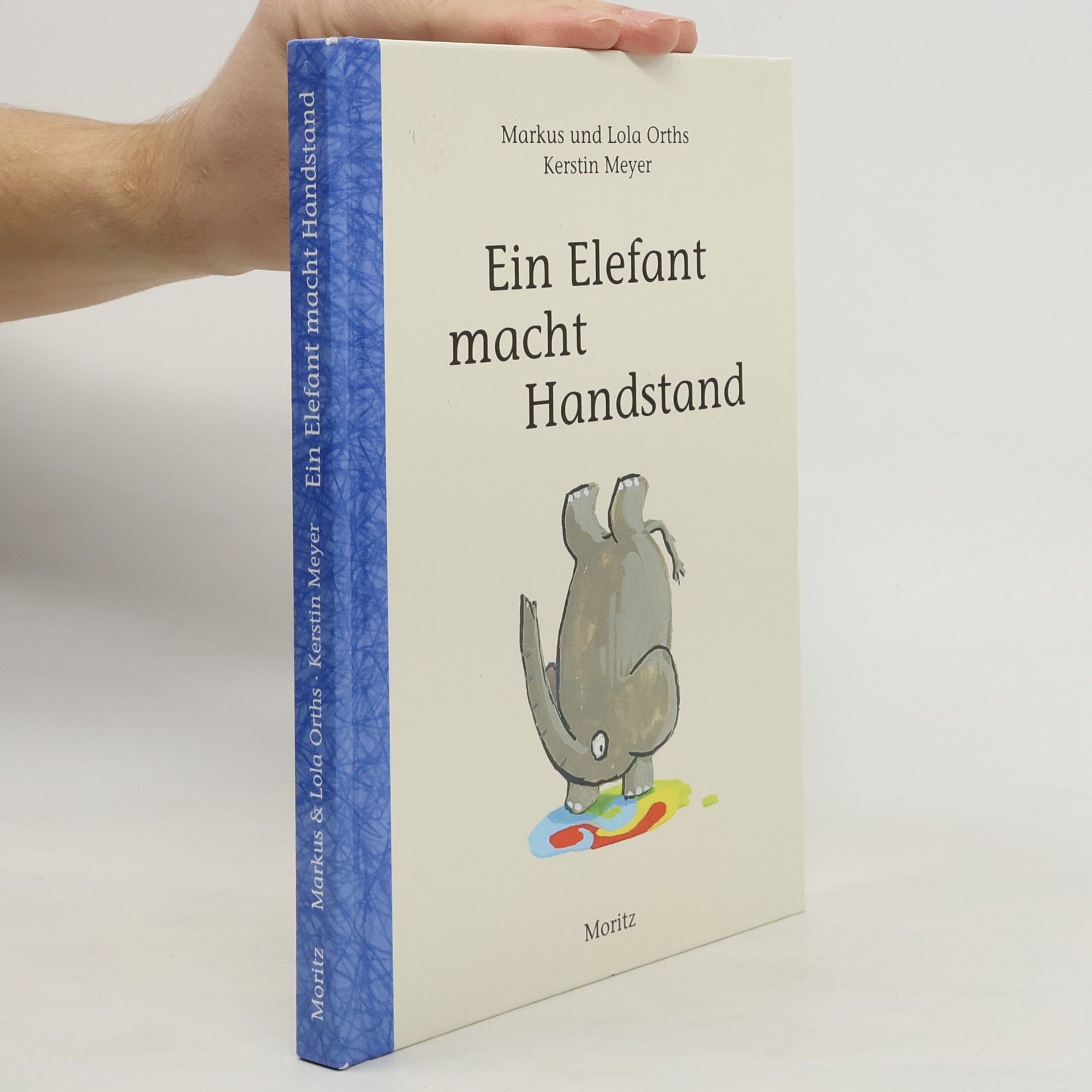 Ein Elefant macht Handstand