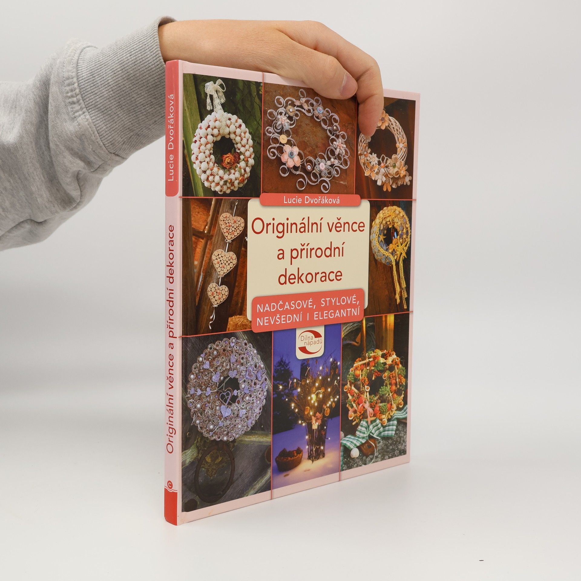 Originální věnce a přírodní dekorace