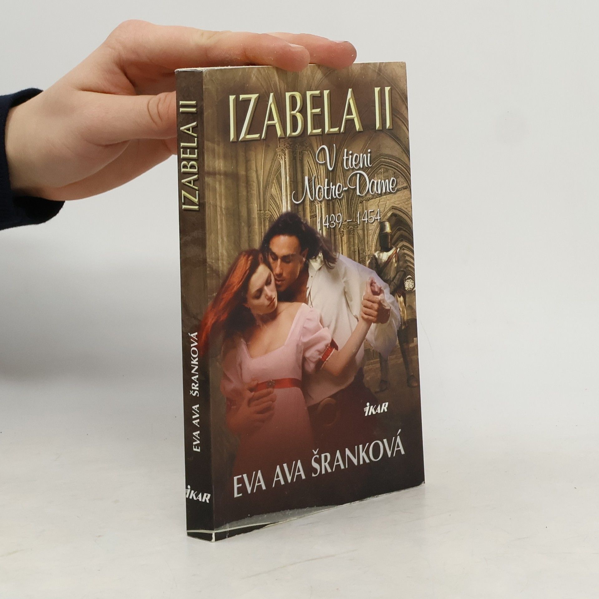 Izabela II. V tieni Notre-dame