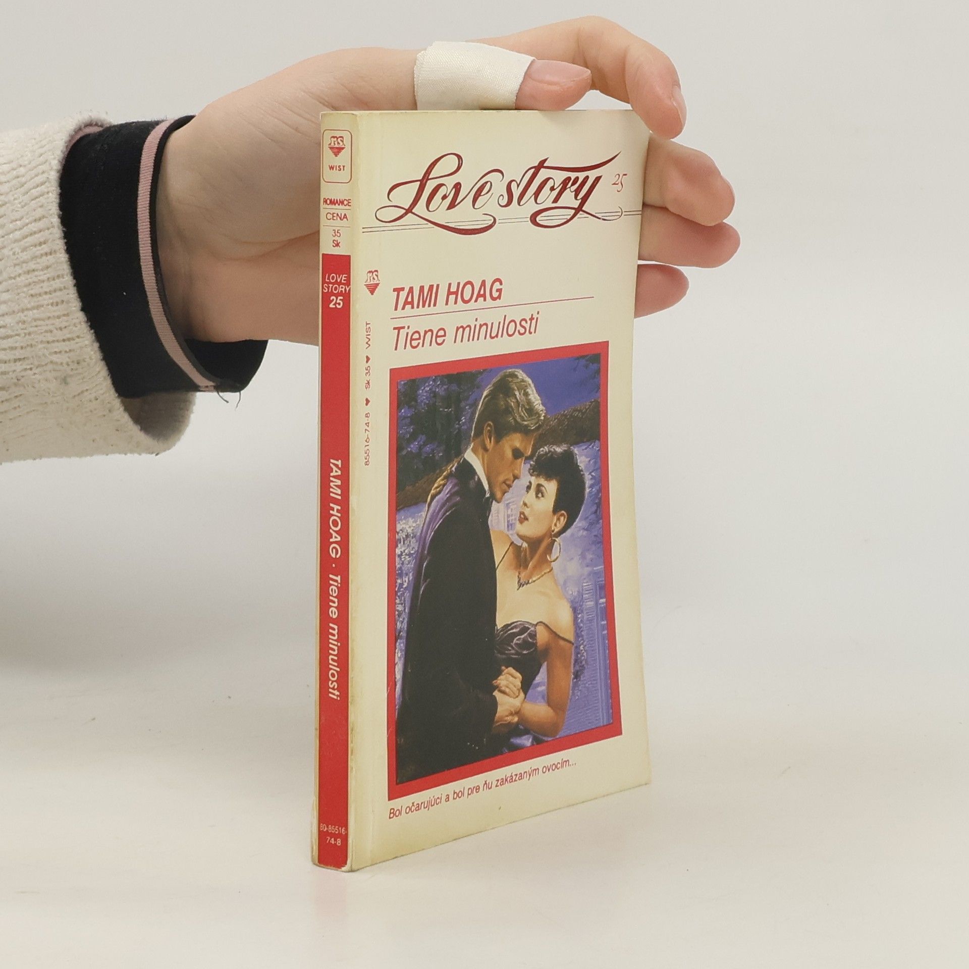 Tami Hoag Tiene minulosti