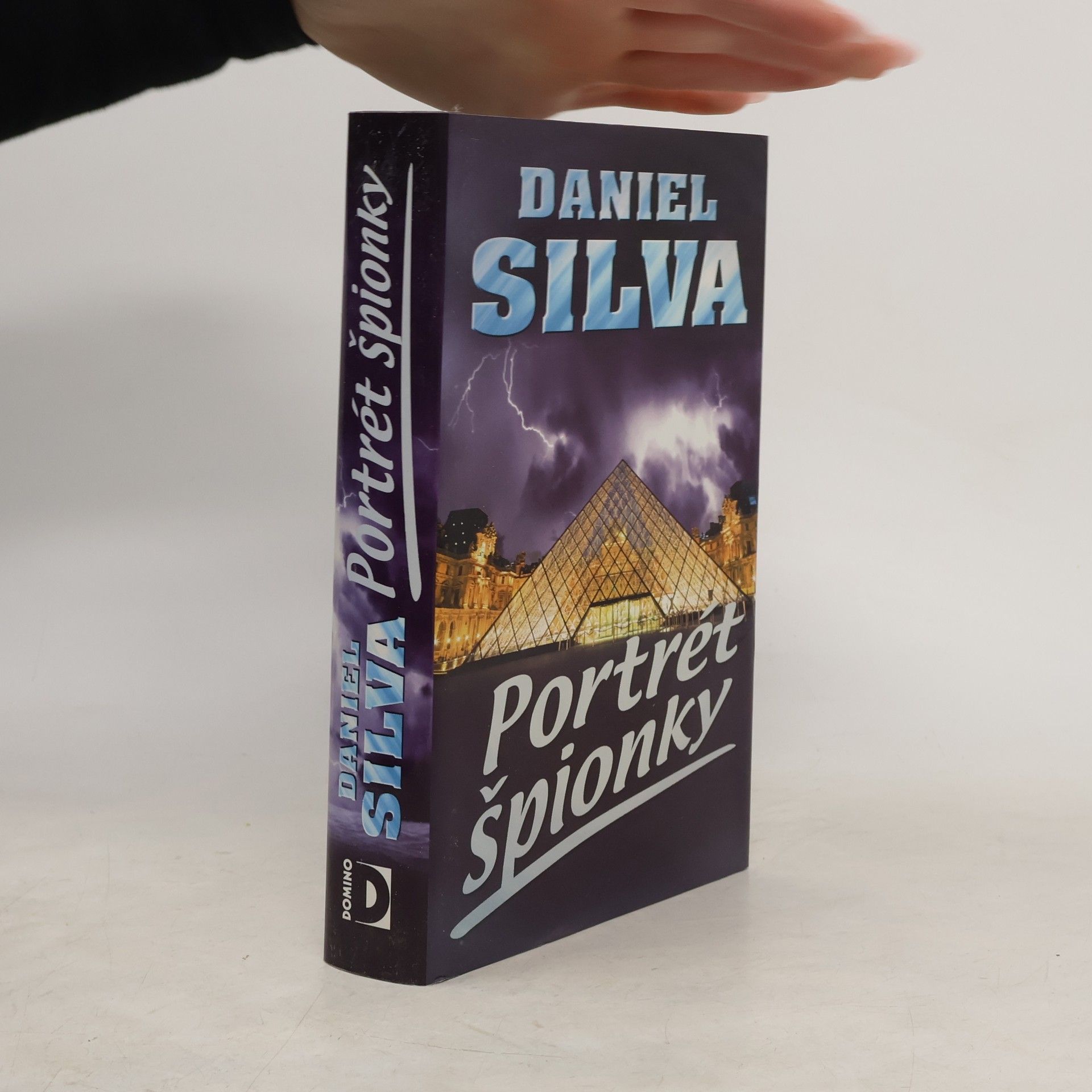 Daniel Silva Portrét špionky