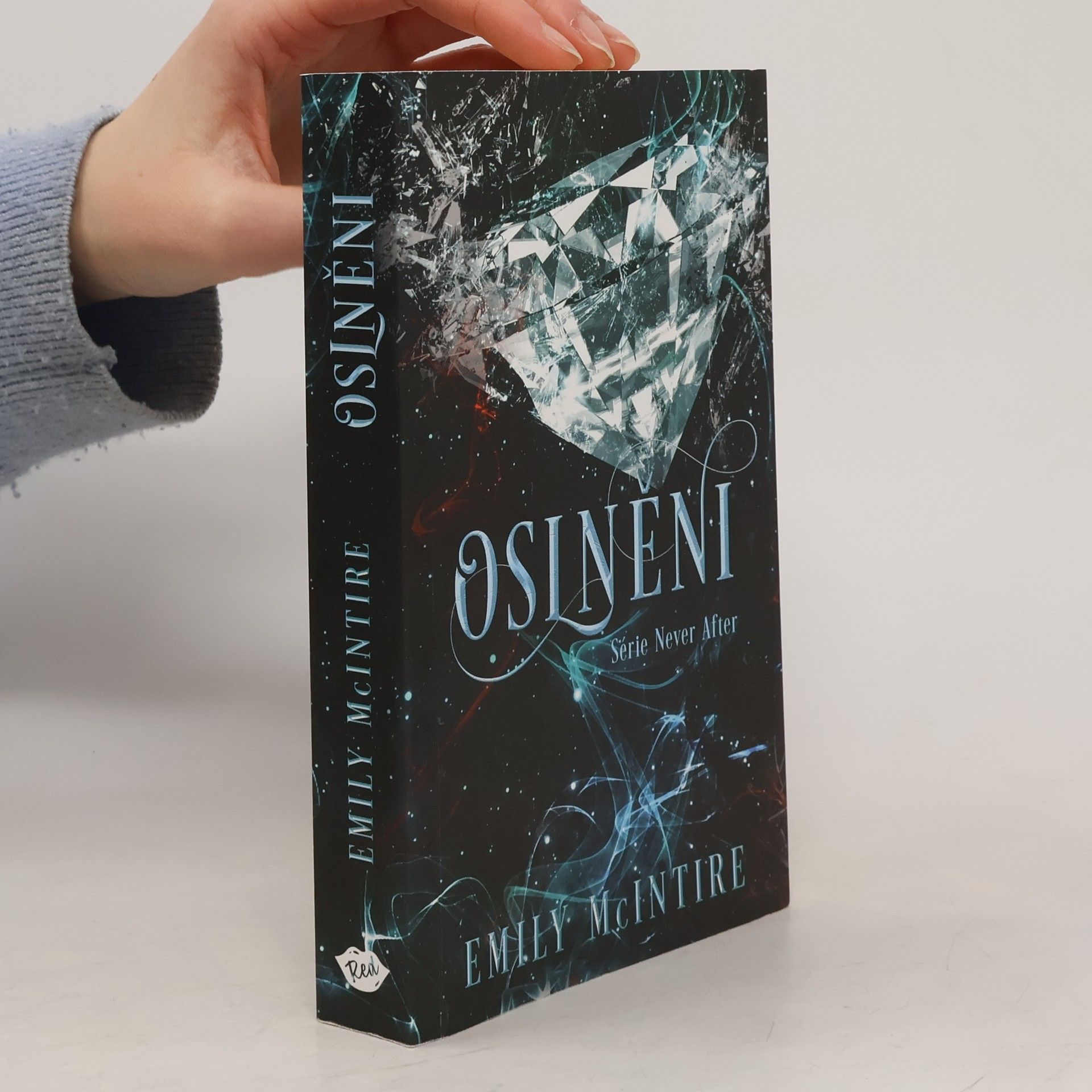 Emily McIntire Oslněni