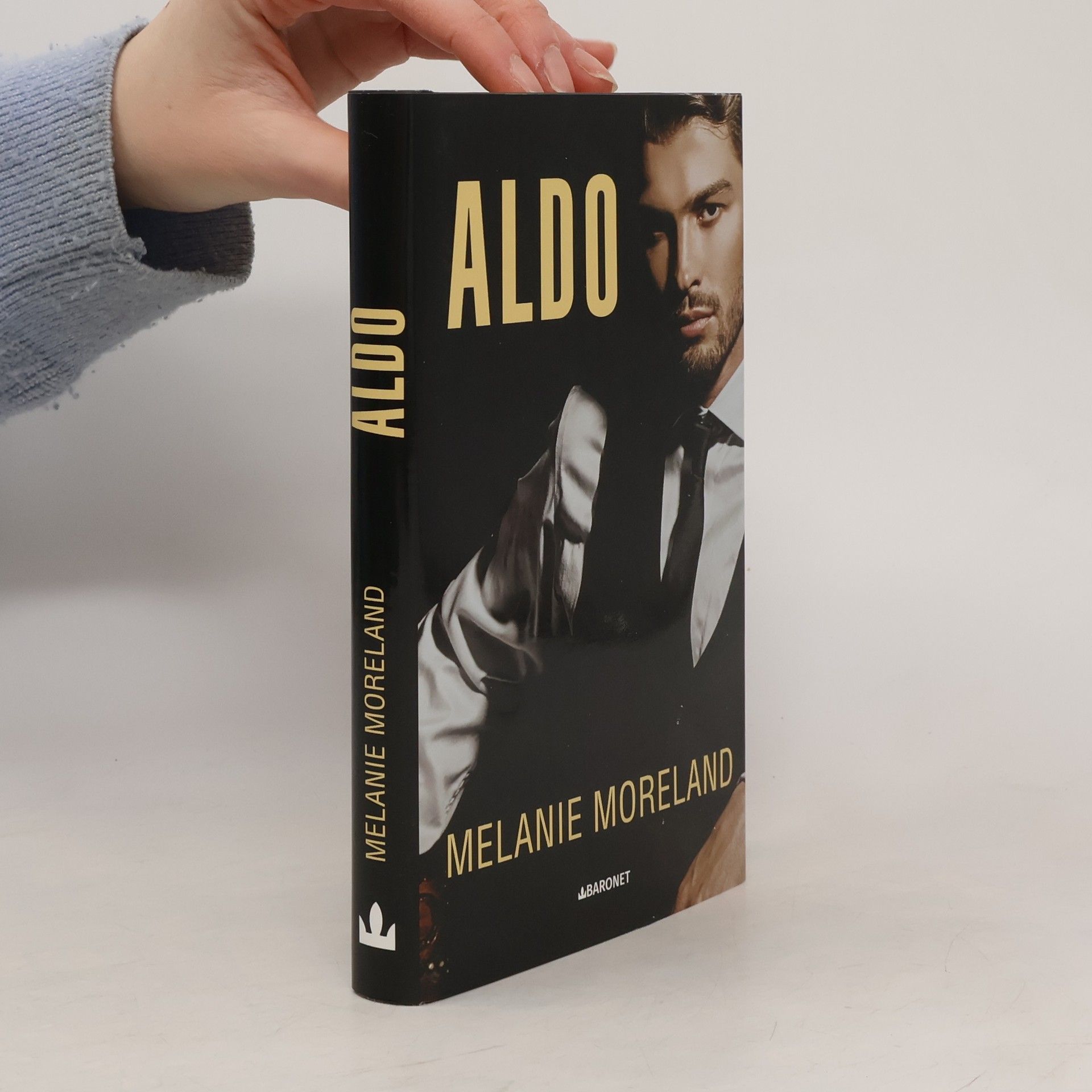 Melanie Moreland Aldo