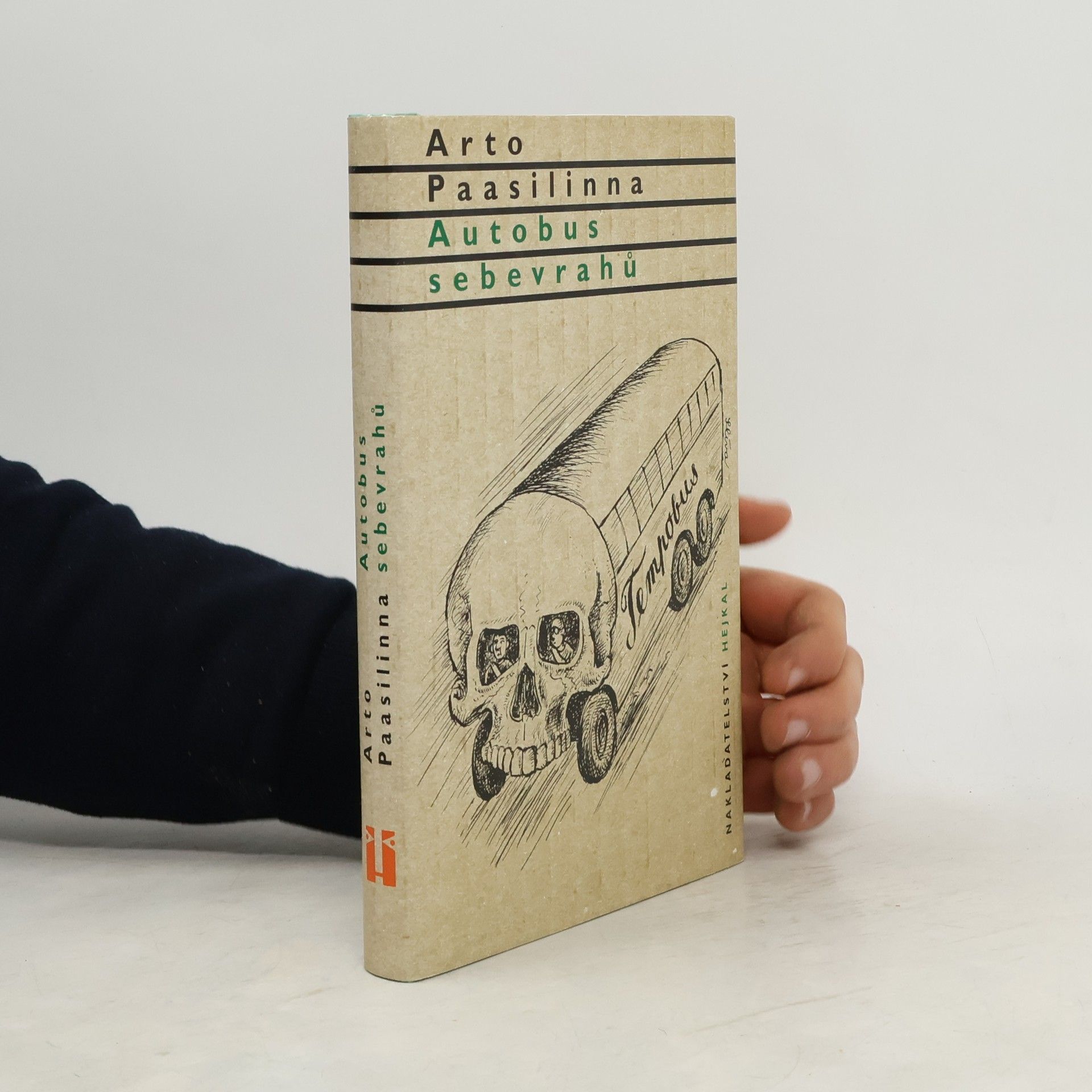 Arto Paasilinna Autobus sebevrahů