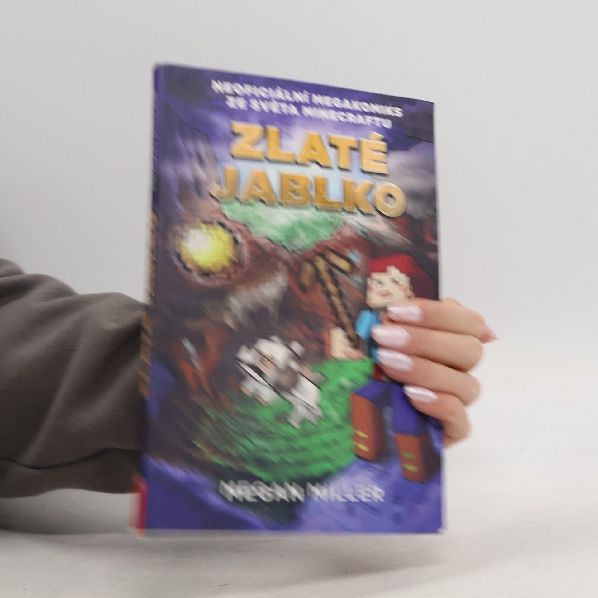 Megan Miller Zlaté jablko