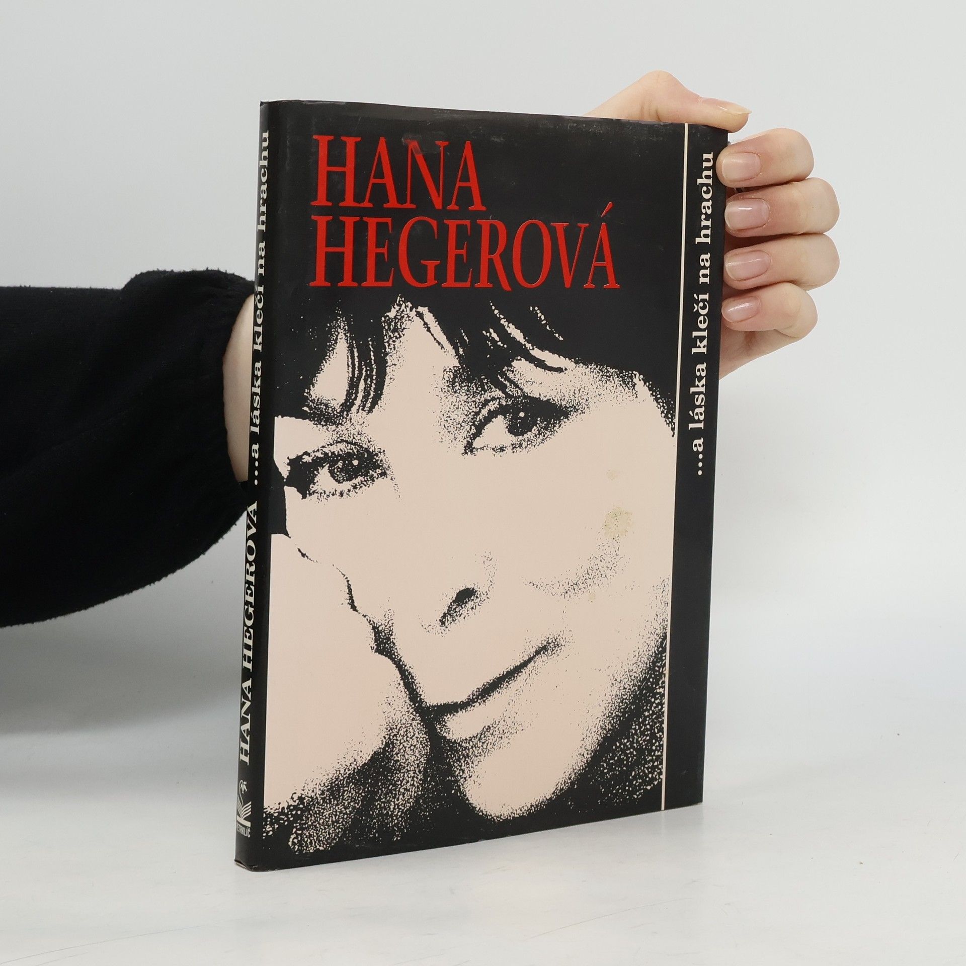 Hana Hegerová. A láska klečí na hrachu