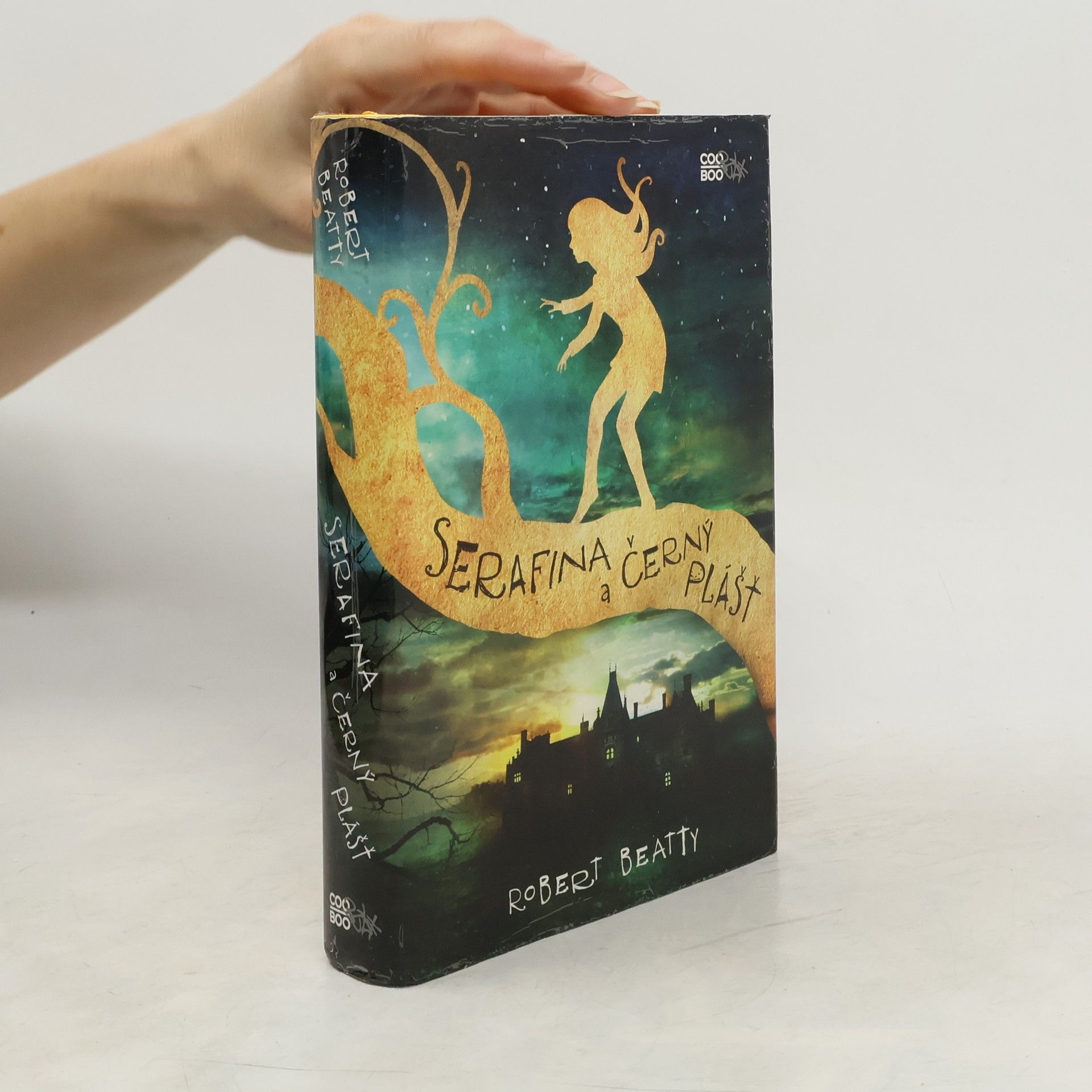 Robert Beatty Serafina a černý plášť