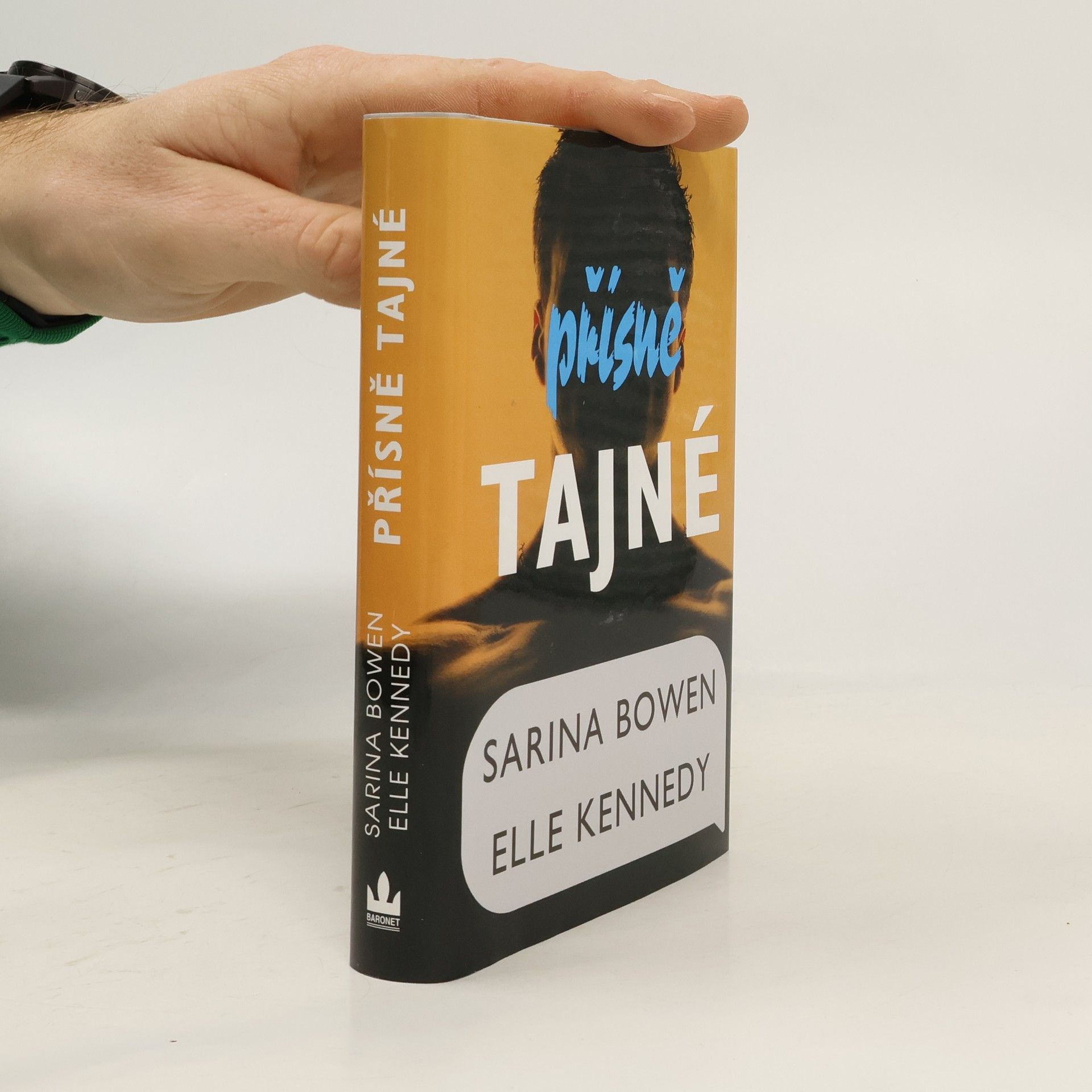 Elle Kennedy Přísně tajné