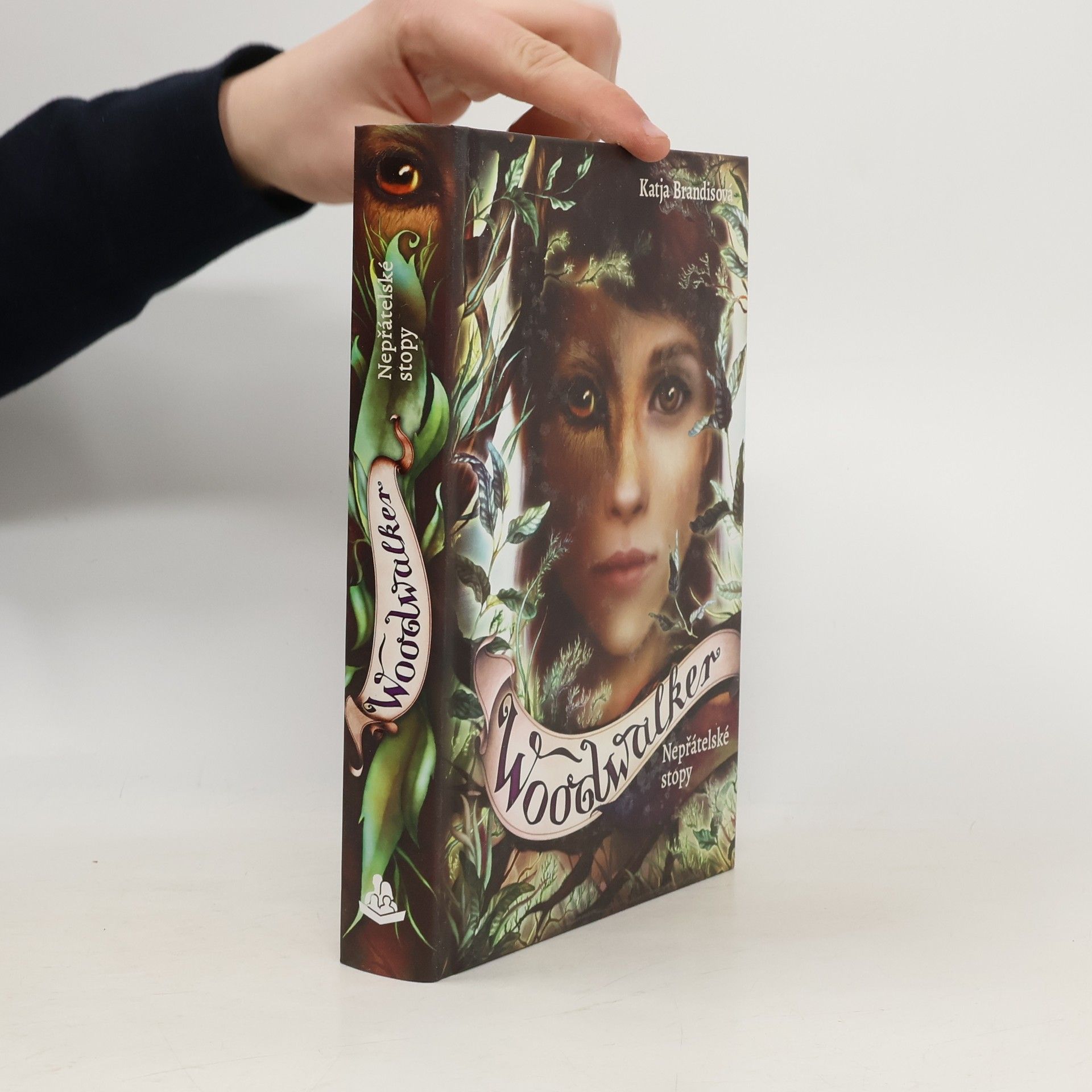 Ivana Vízdalová Woodwalker. Nepřátelské stopy