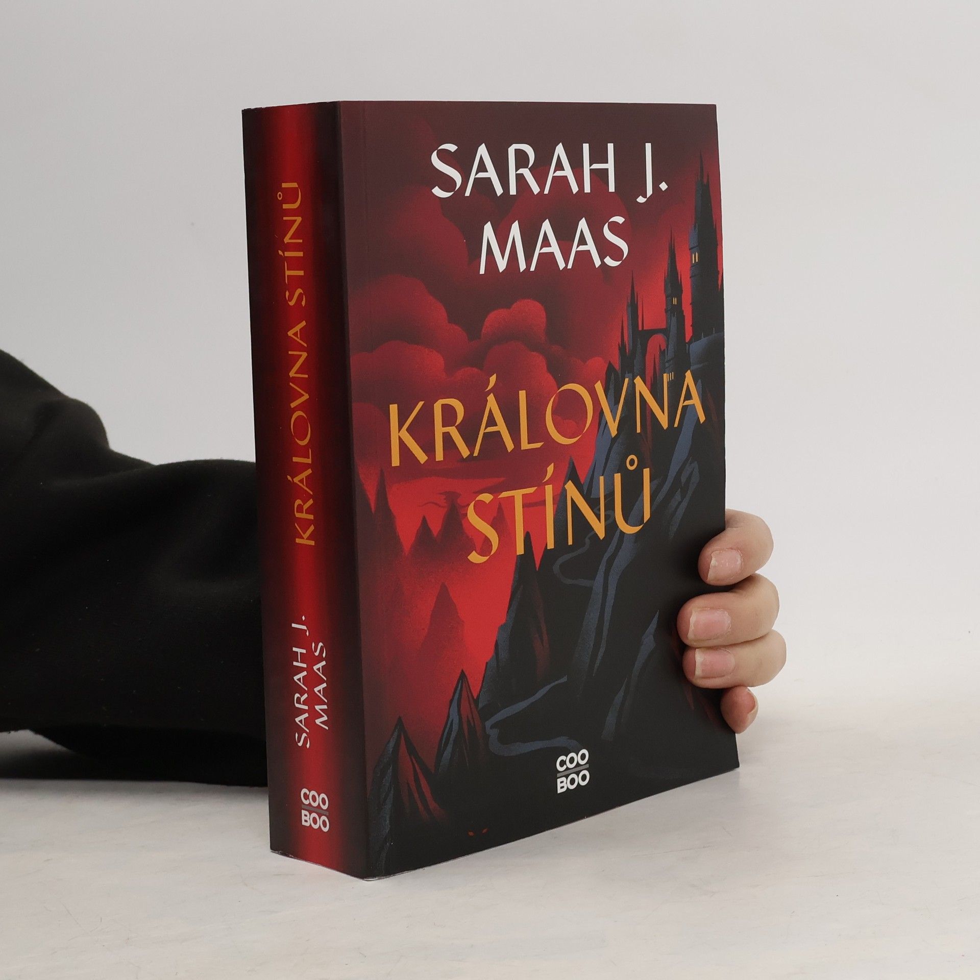 Sarah J. Maas Královna stínů