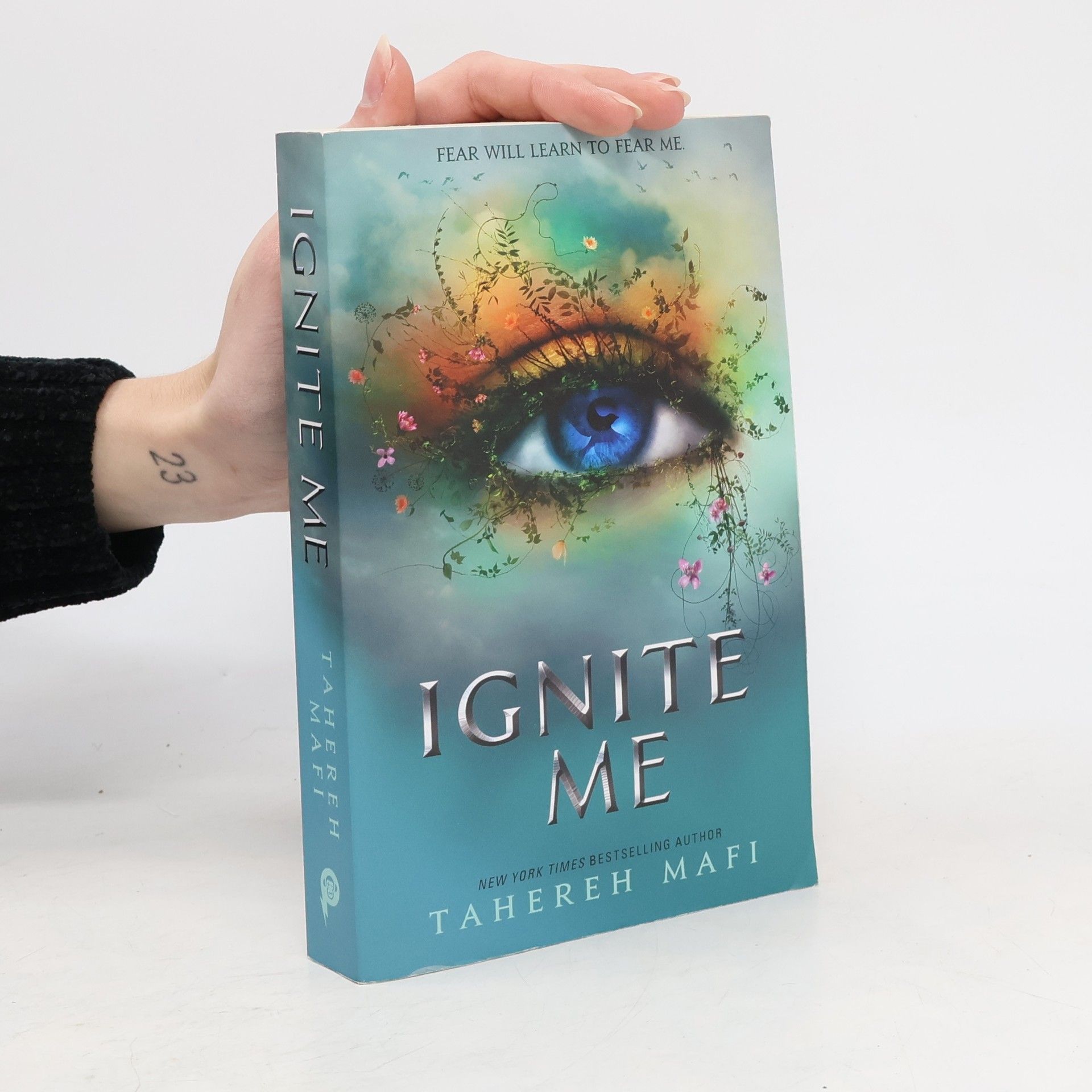 Tahereh Mafi Ignite me