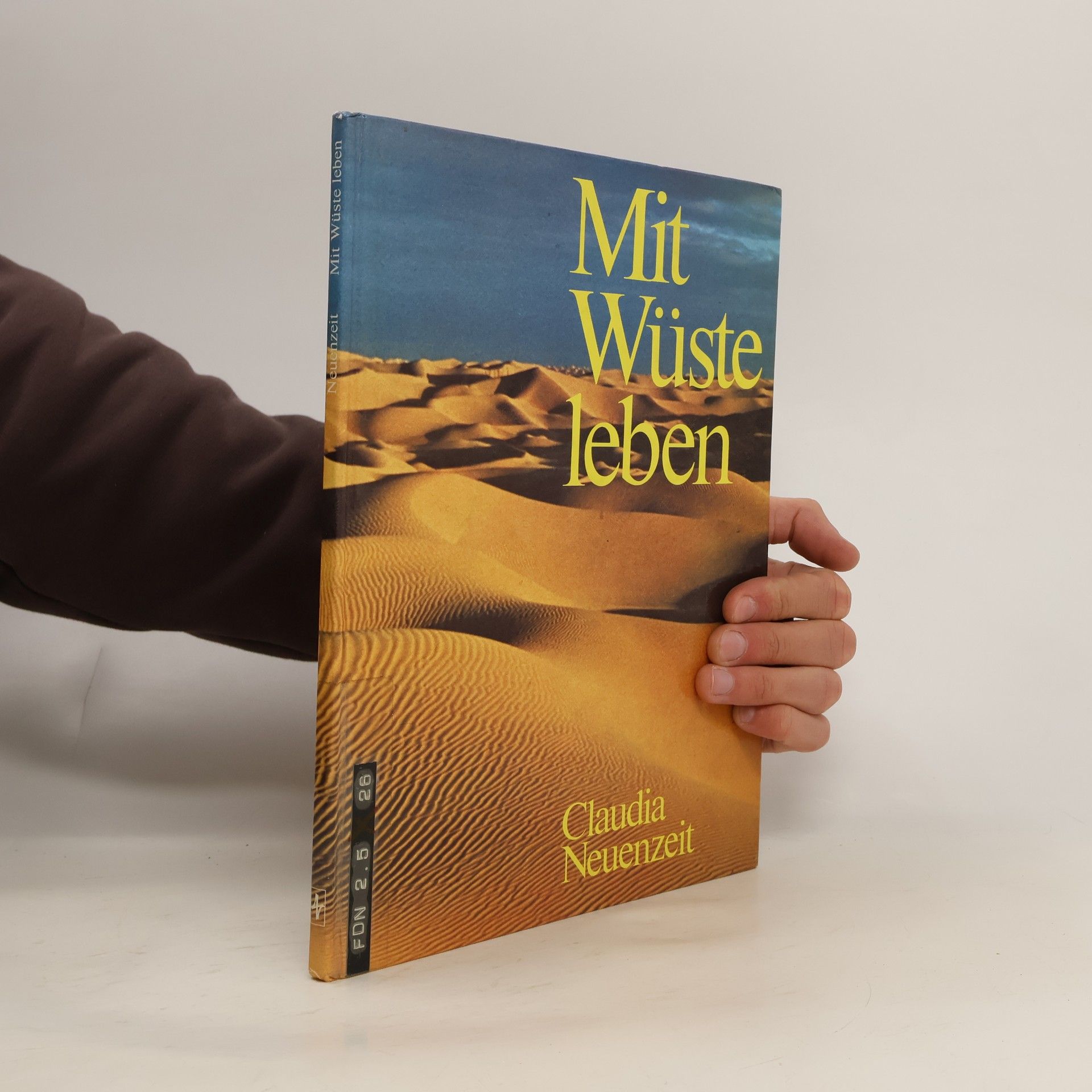 Claudia Neuenzeit Mit Wüste leben