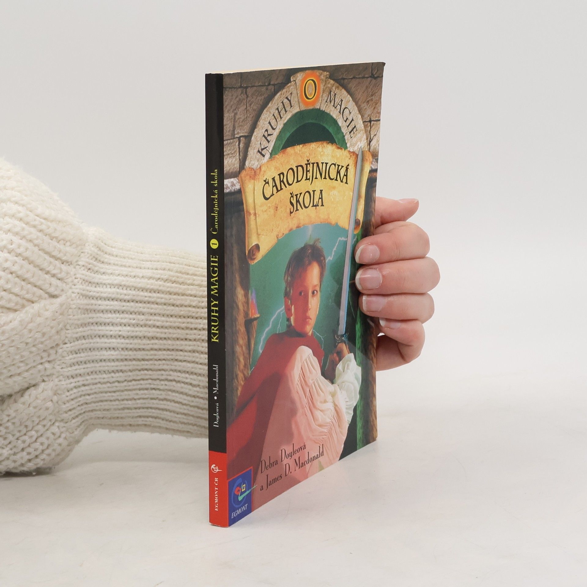 Kruhy magie. Čarodějnická škola