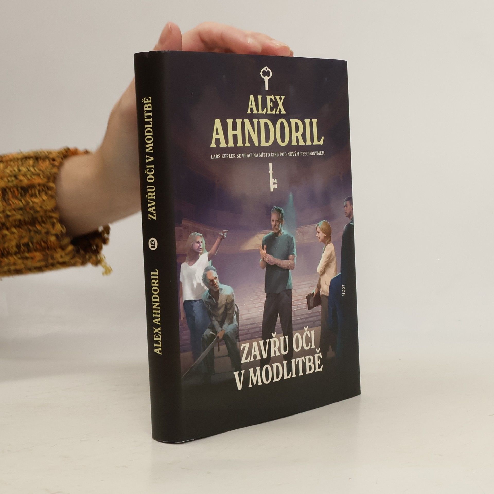 Zavřu oči v modlitbě