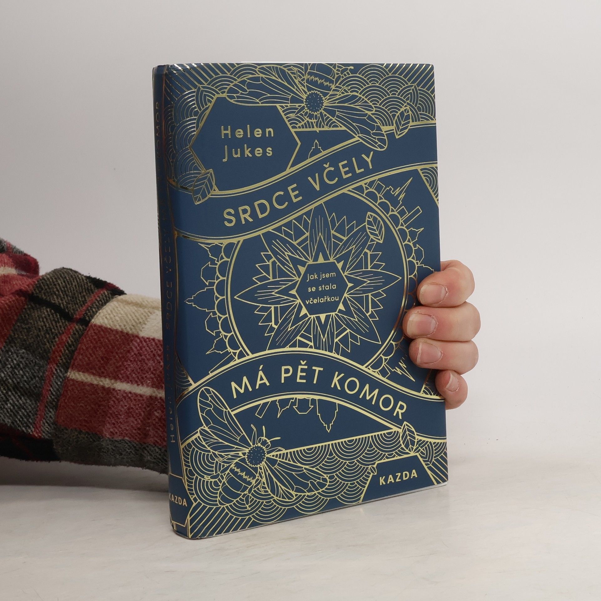 Helen Jukes Srdce včely má pět komor