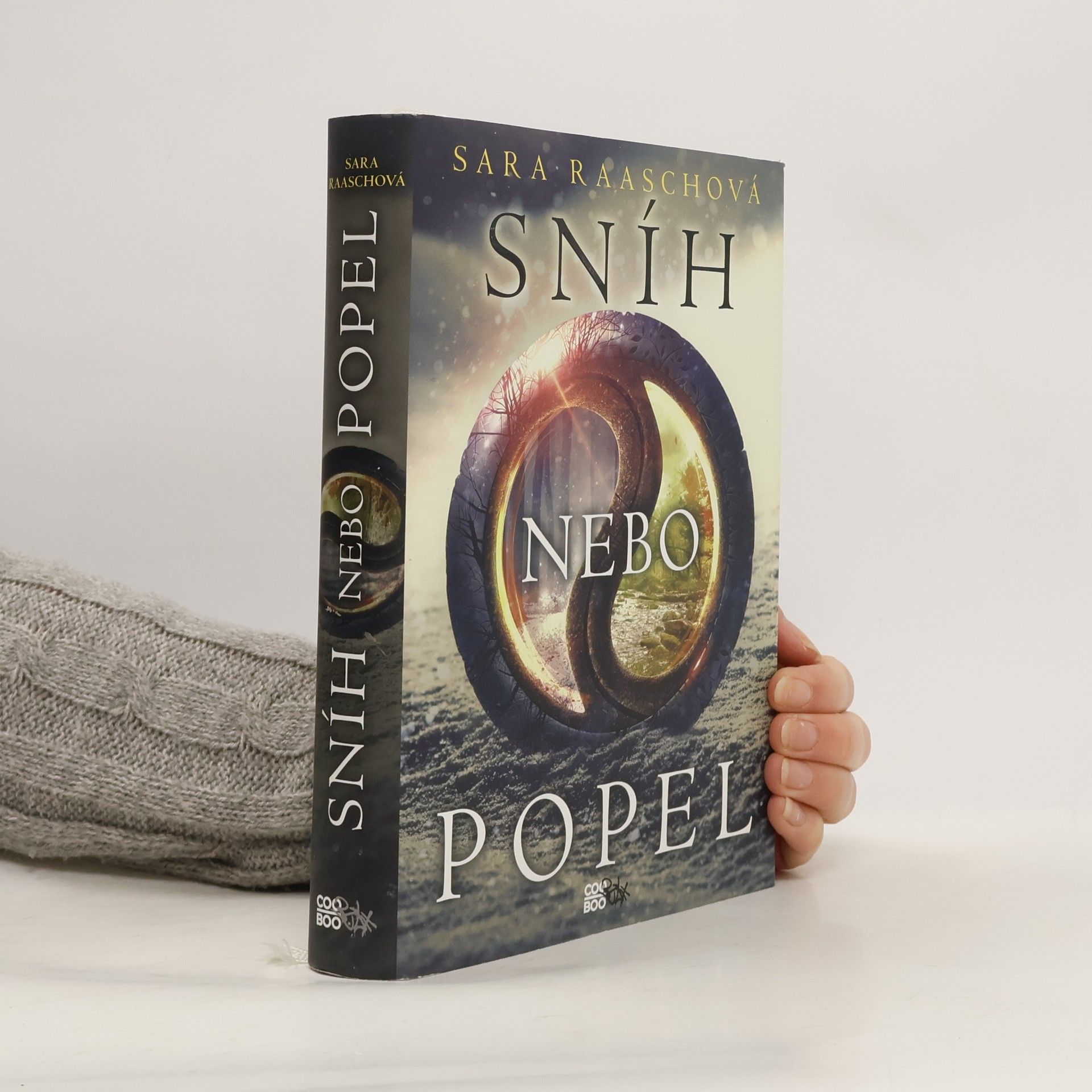 Sara Raash Sníh nebo popel