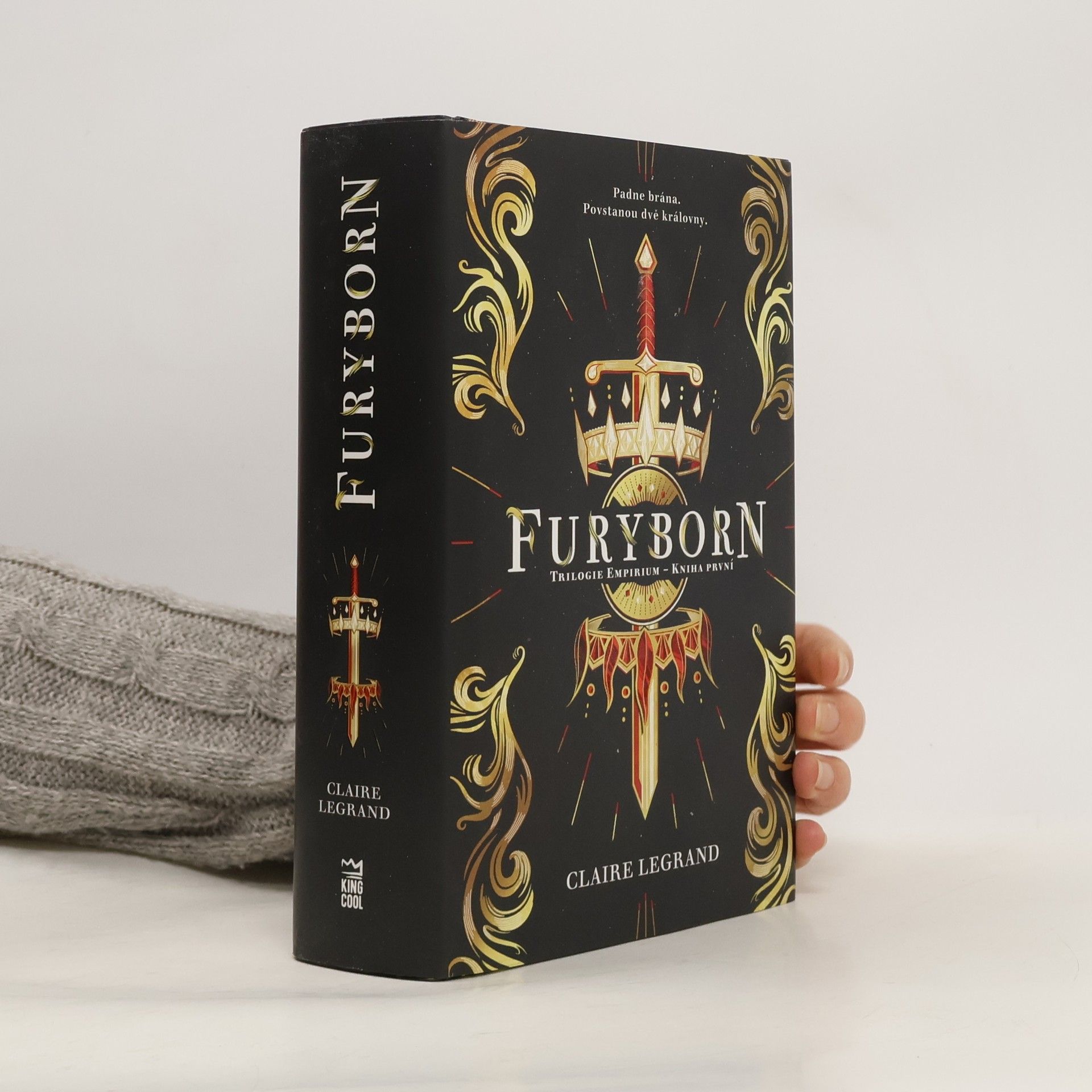 Furyborn. Trilogie Empirium - kniha první
