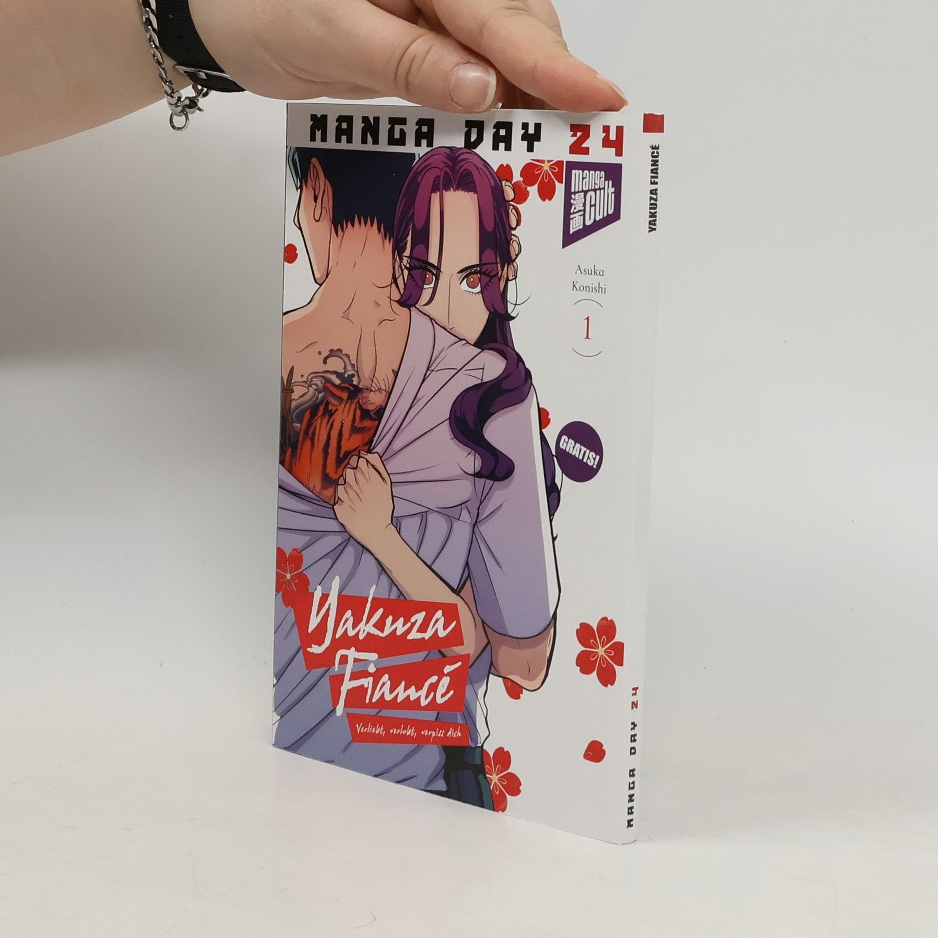 Asuka Konishi Manga Day 24. Yakuza Fiancé 01